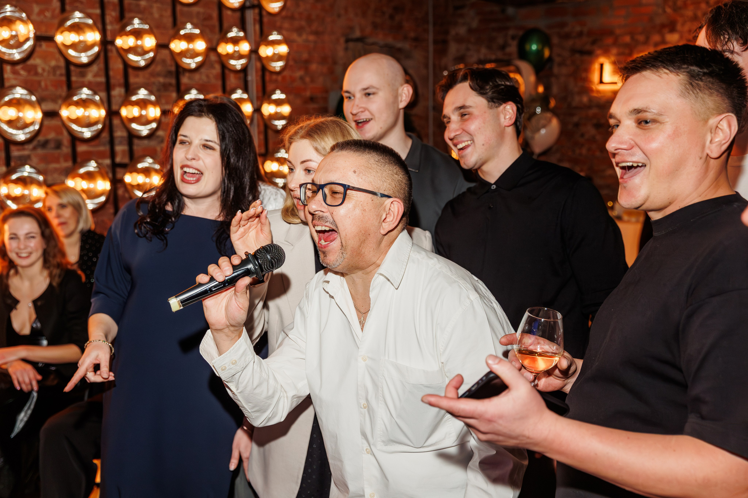 Новогодние корпоративы 2025. ILIAS BLACK — Фотограф свадеб и мероприятий в Минске и Беларуси