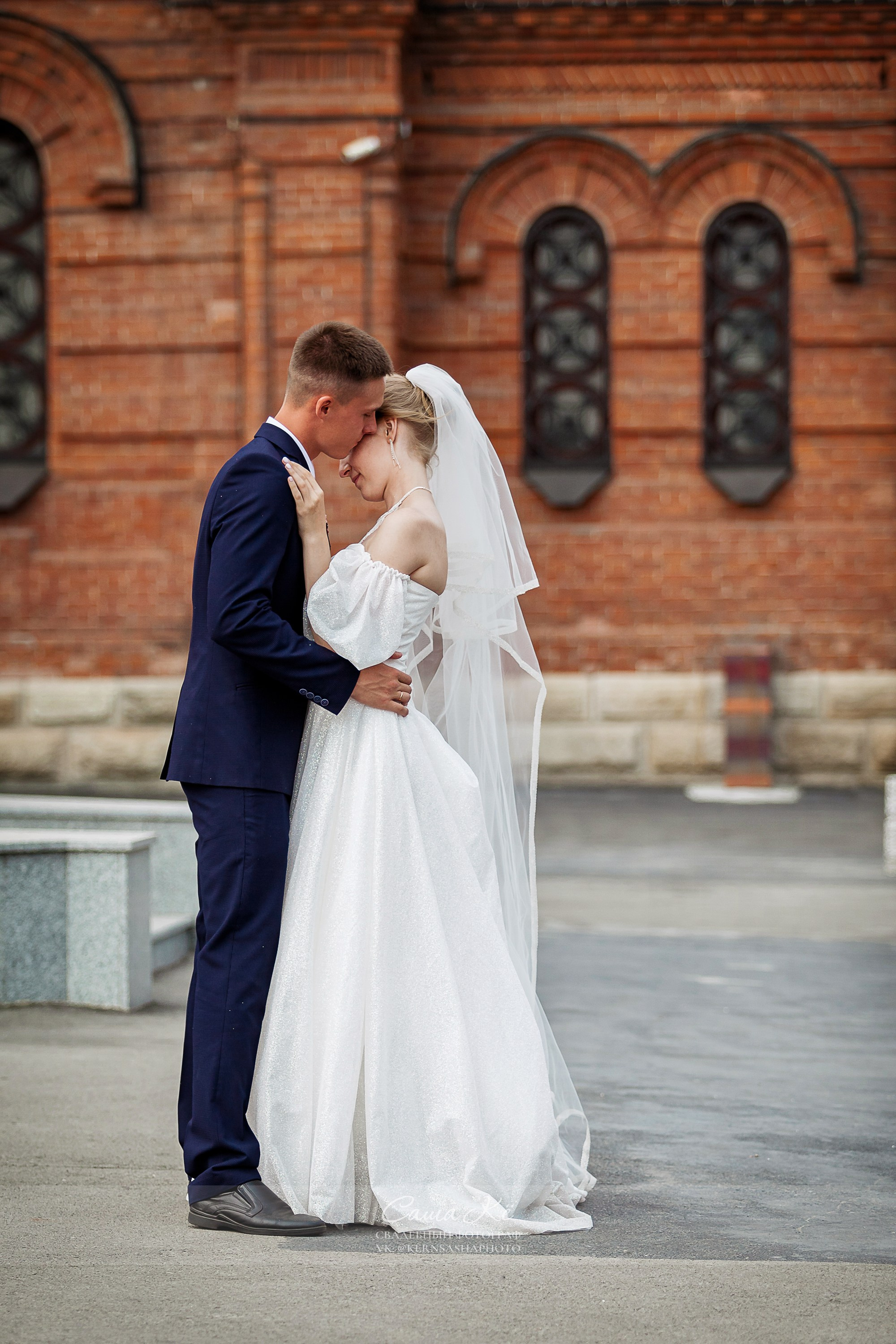 Волшебная фотосессия А&О около Оперного театра. Свадебный, семейный и event фотограф в Новосибирске и Новосибирской области Саша Кё