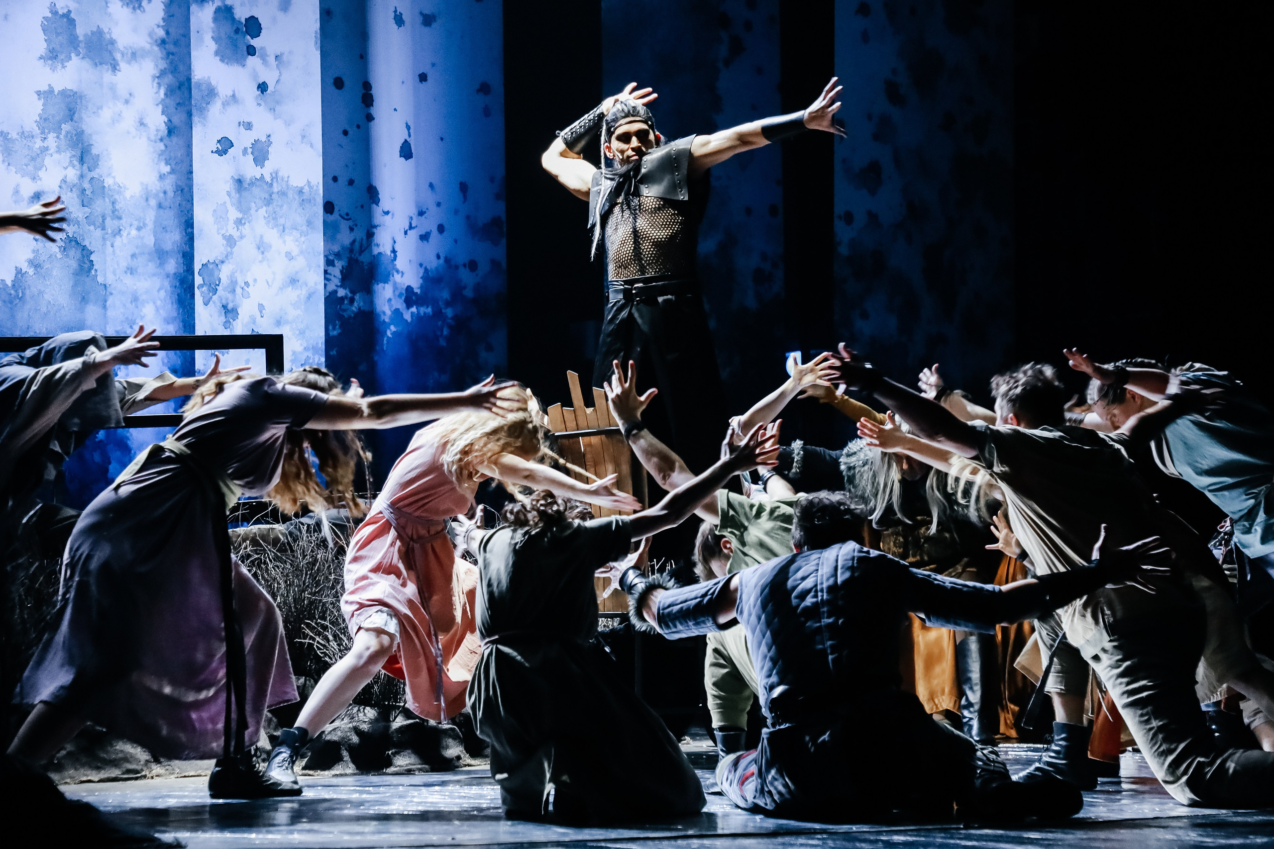 «Яга». Молодежный театр Алтая им. В. С. Золотухина. Режиссёр Дарья Догадова. Фоторепортаж. Театральная фотосъёмка