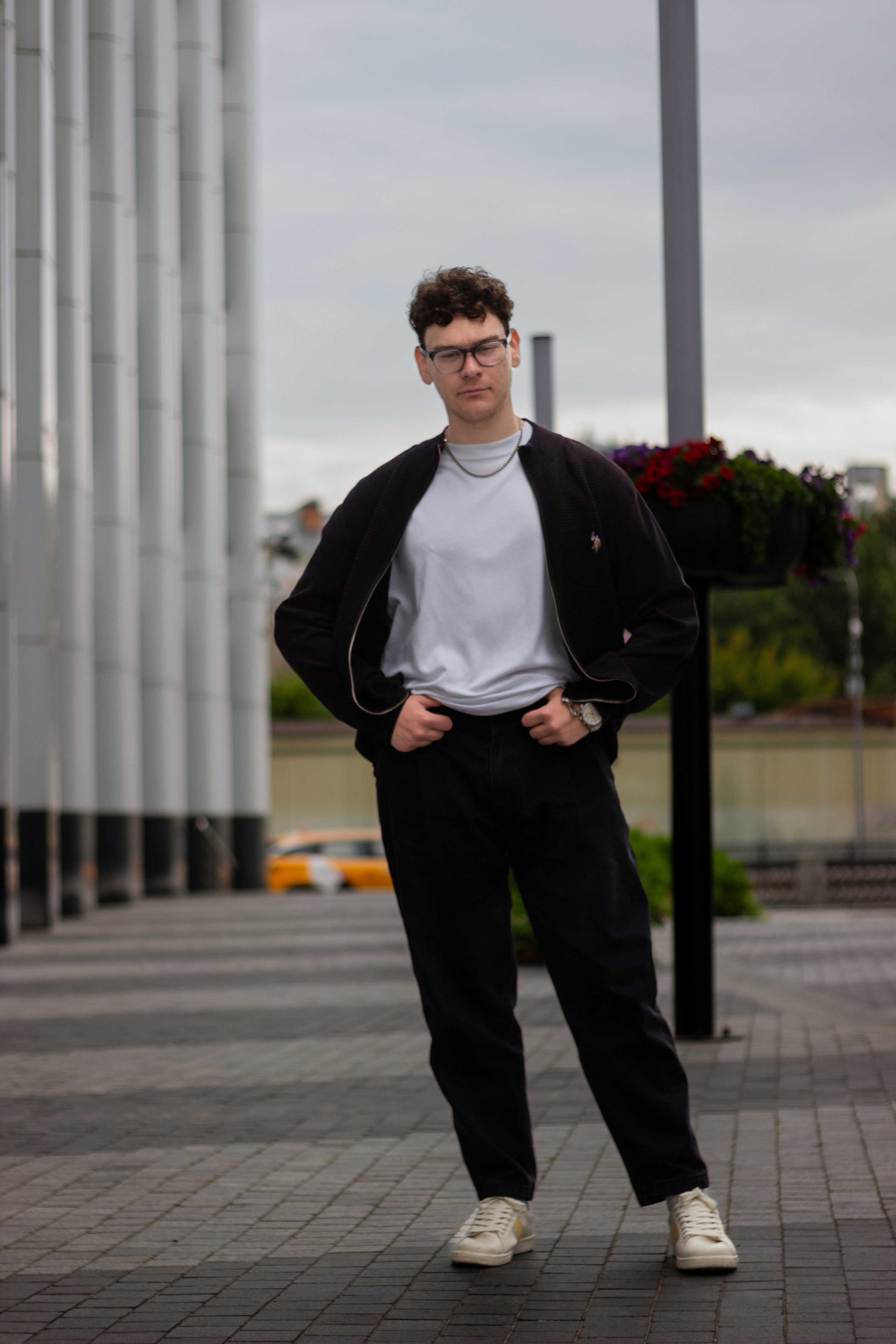 Илья в Бизнес-центе Аквамарин. Портретный фотограф Москва Юлия Трякина