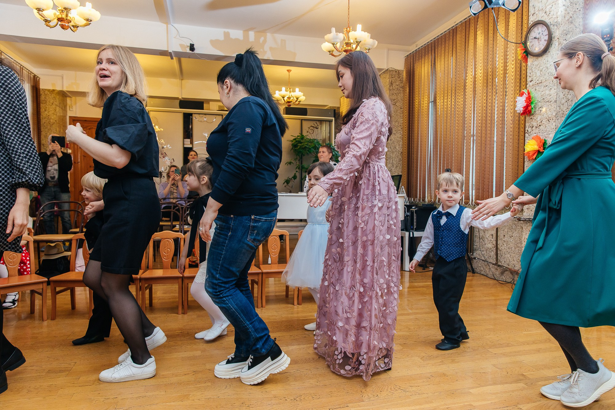 Детский сад № 93 — Утренник (07.03.2024). Свадебный и семейный фотограф Крамар Наталья