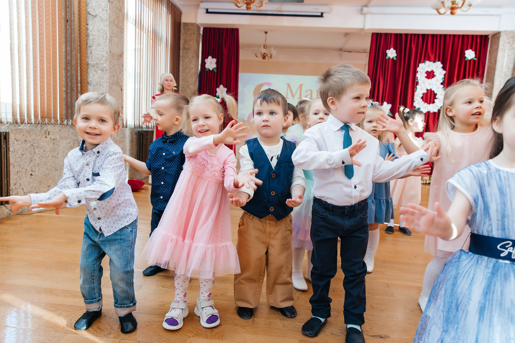 Детский сад № 93 — Утренник (07.03.2023). Свадебный и семейный фотограф Крамар Наталья