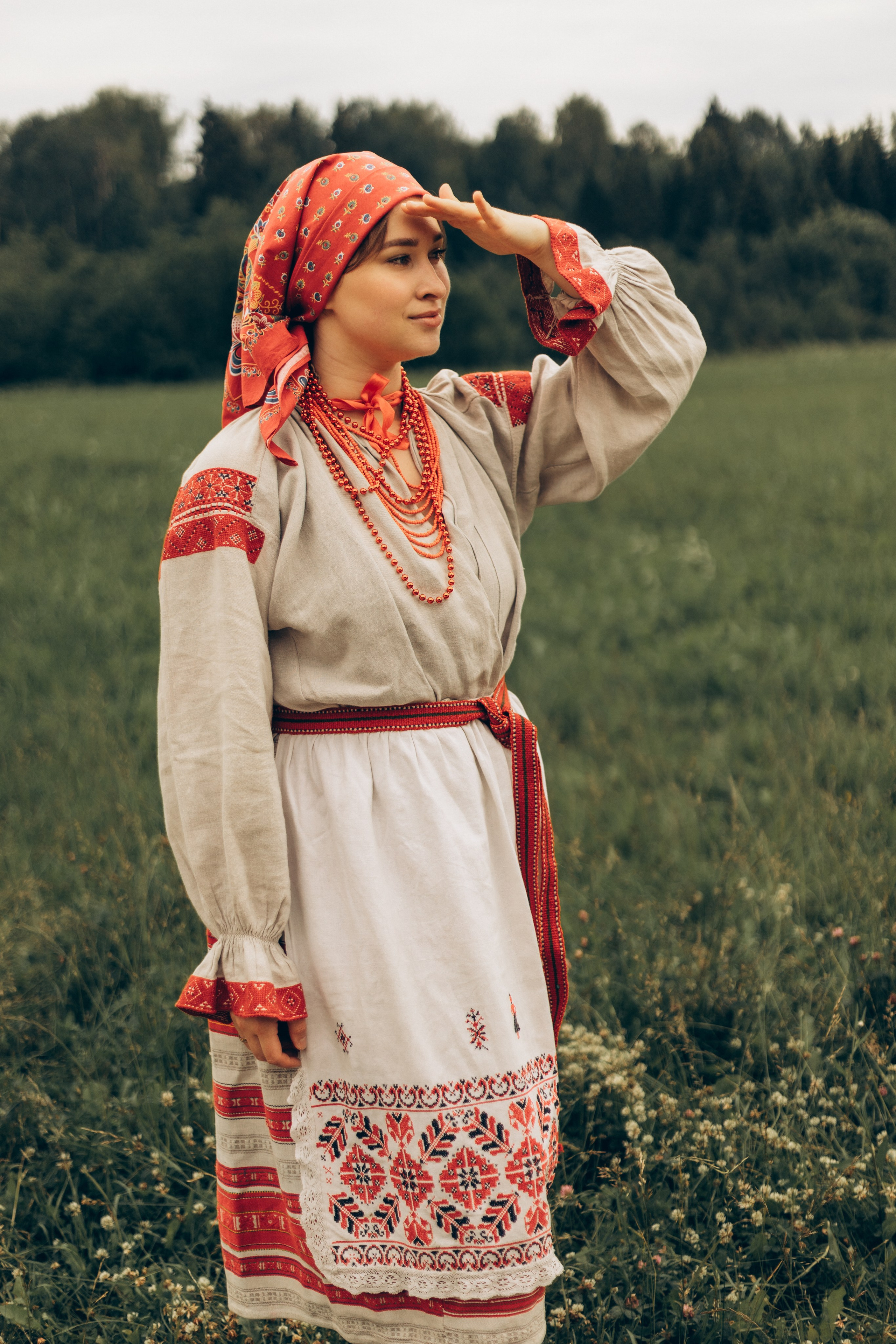 В народном образе. Свадебный и семейный фотограф в Москве Анастасия. Помогу вам быть собой и создам теплые, живые фотографии. Семейный фотограф в Дмитрове