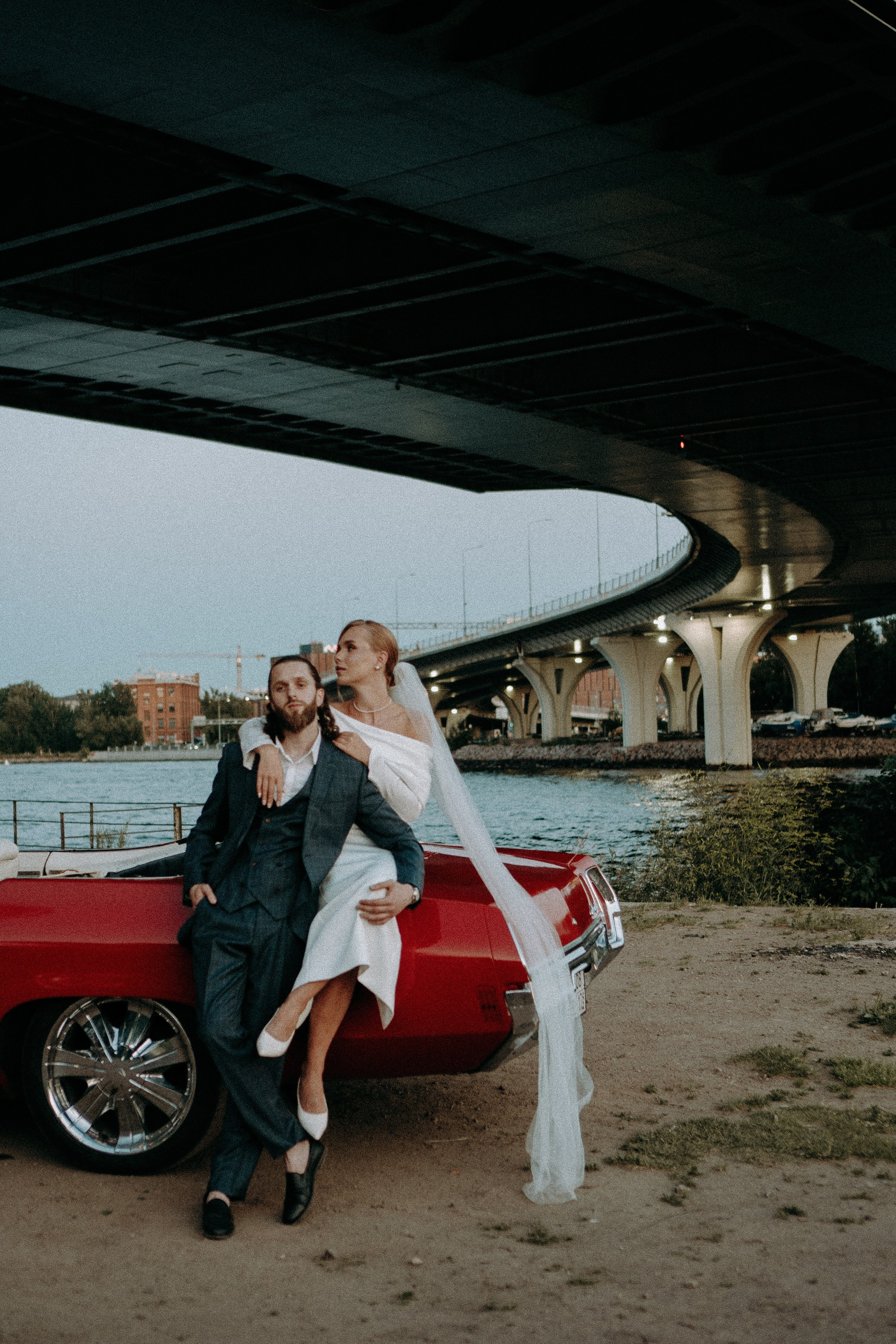 СВАДЕБНАЯ СЬЕМКА ВОЗЛЕ МСОТА БЕТАНКУРА НА КАБРИОЛЕТЕ. Профессиональный фотограф, Санкт-Петербург — Виктория Богомолова