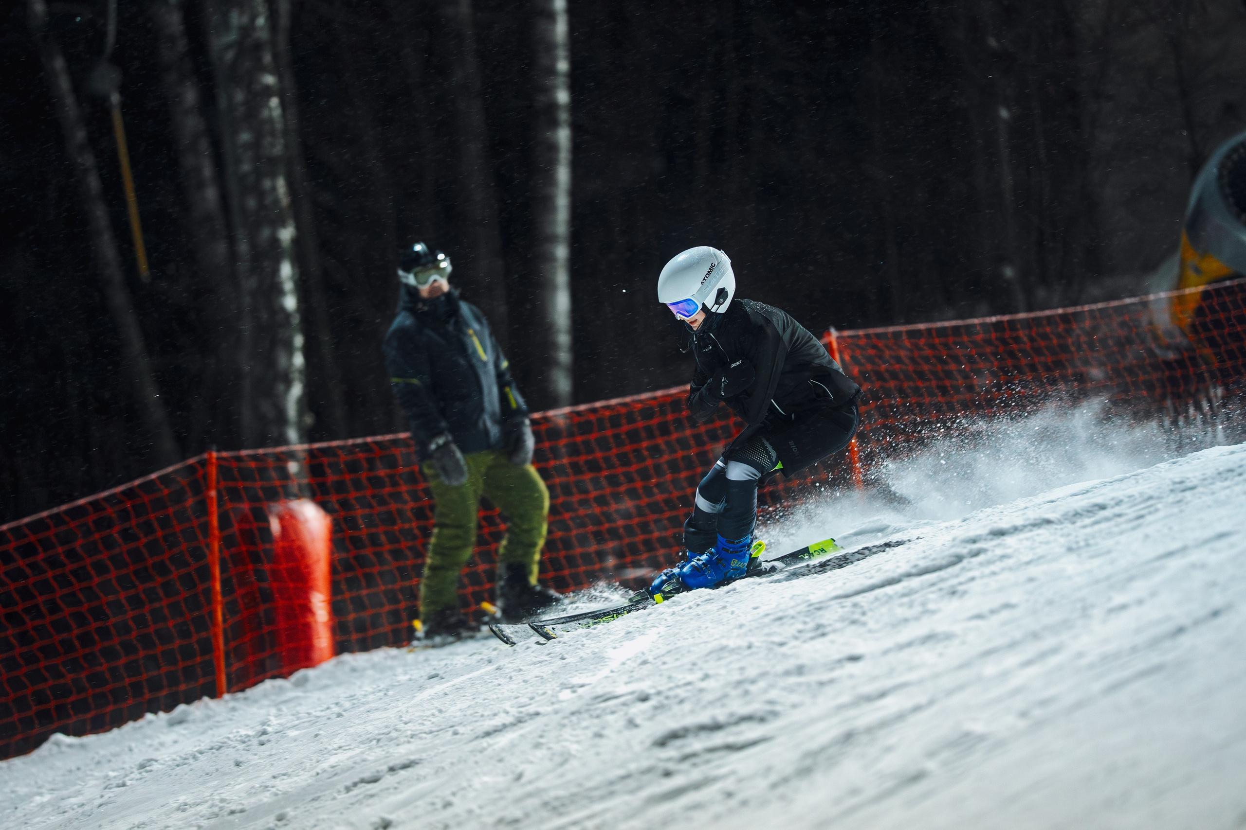 2025.12.25 | Горные лыжи. Тренировка. Шуколово, 5й склон. Фотограф Студитский Евгений