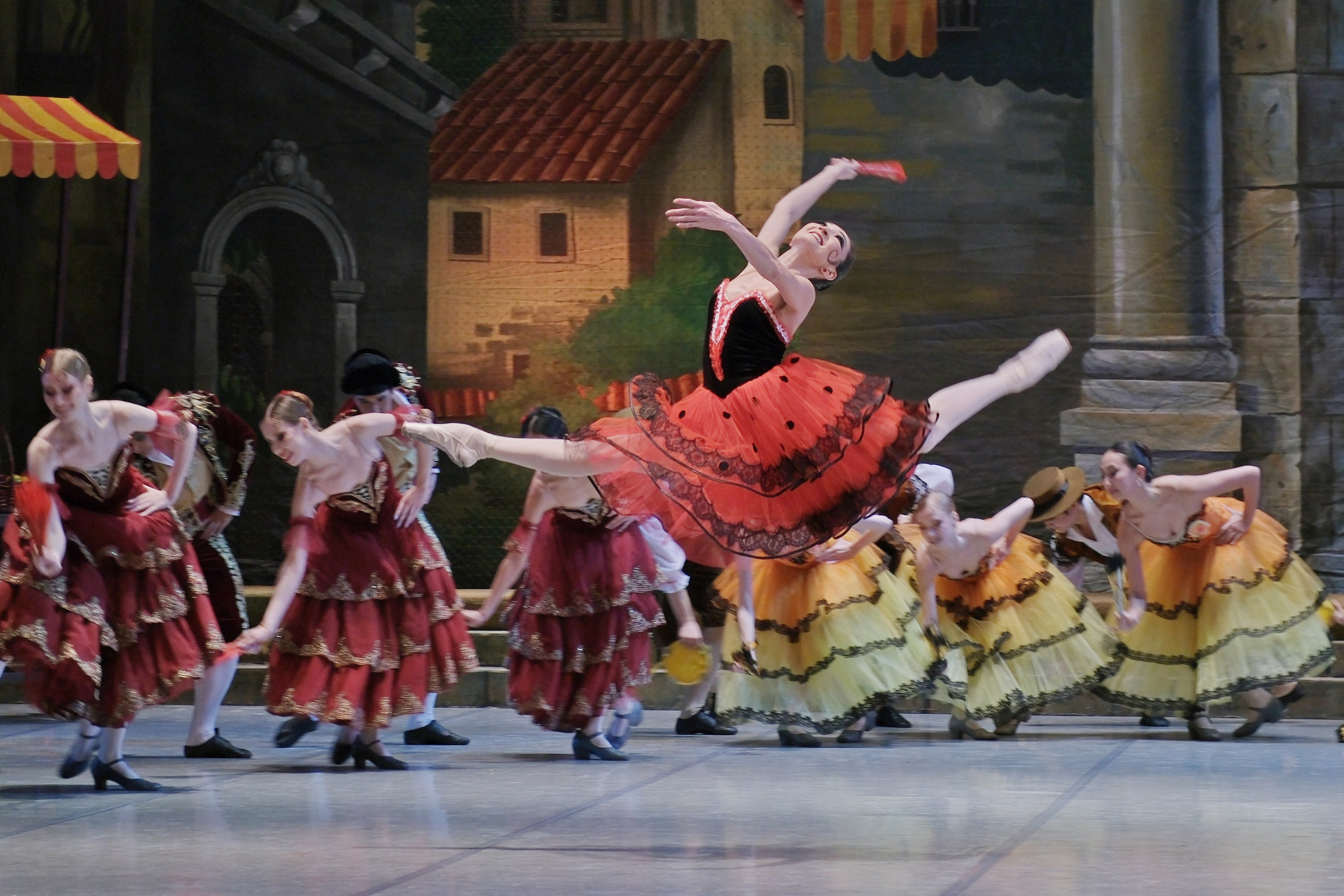 02.02.2025 Дон Кихот КНАТОБ им.Абая, Алматы, Казахстан Китри - Жанель Тукеева Дирижёр-постановщик — Ерболат Ахмедьяров, заслуженный деятель Республики Казахстан Художественный руководитель балетной труппы — Гульжан Туткибаева, народная артистка Республики Казахстан Художник-постановщик — Вячеслав Окунев, народный художник России, лауреат Государственных премий Российской Федерации и Республики Казахстан Помощник режиссёра, ведущий спектакль — Алия Жабаева