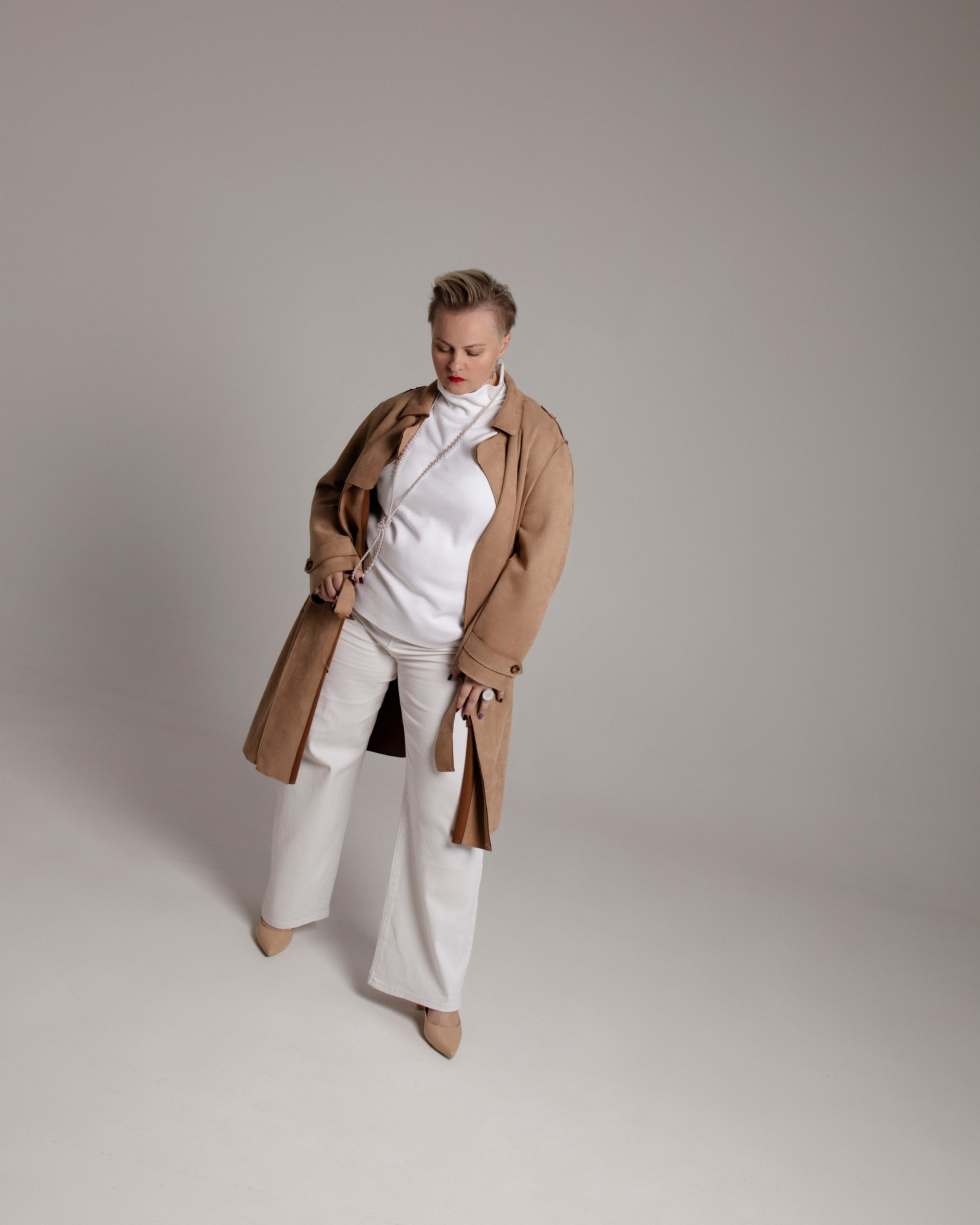 Портретная фотосессия женщина в красном. Фотодень в Москве