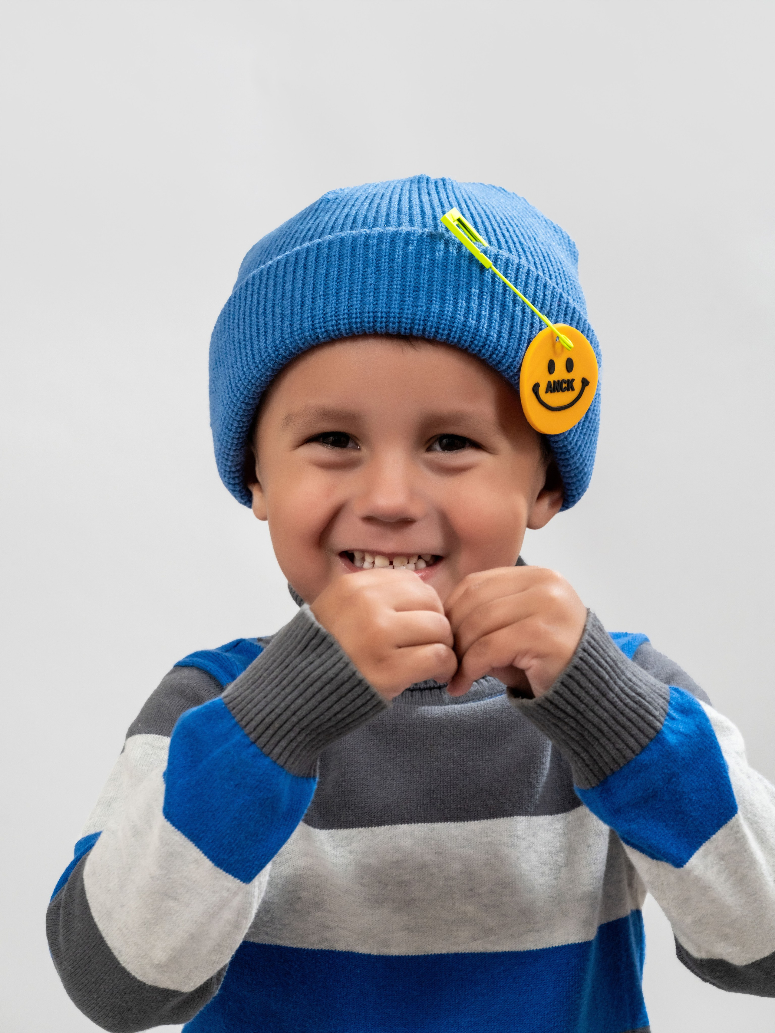 Детские шапочки, съемка для маркетплейсов, модельная съемка. Олейник Денис — предметный фотограф, фотограф для маркетплейсов в Казани