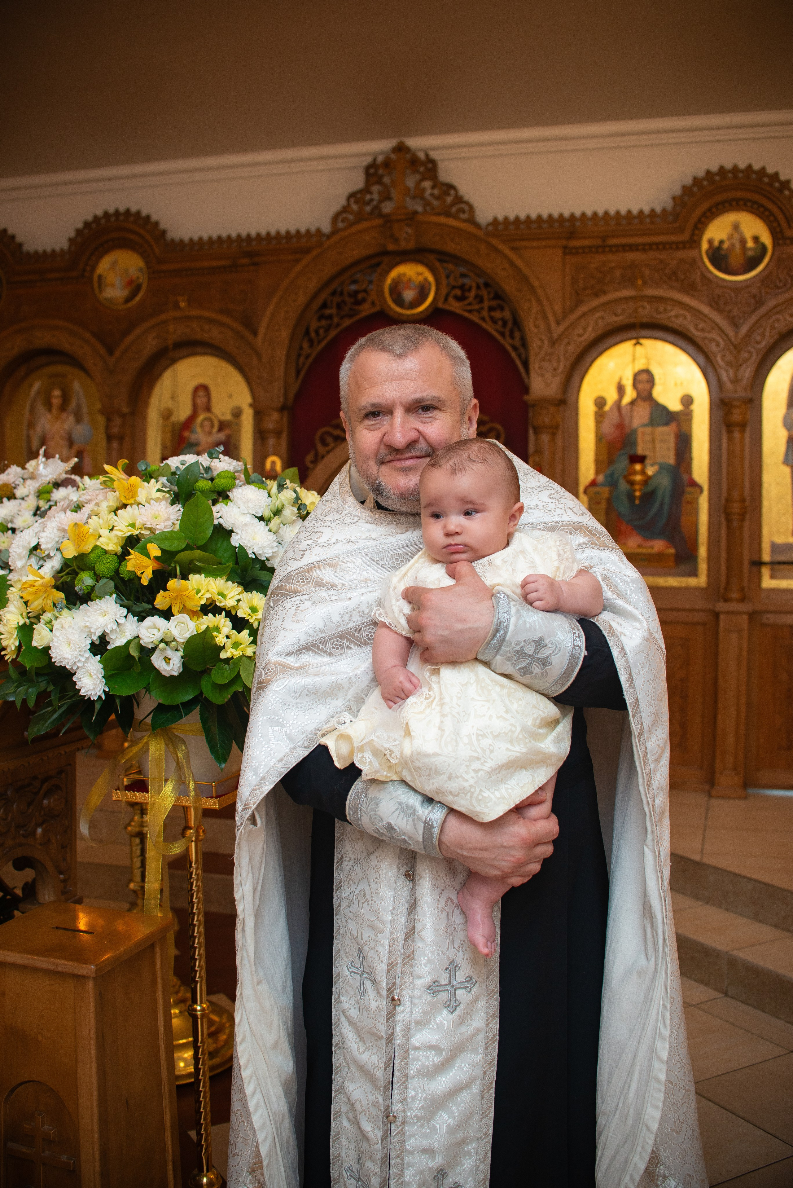 Крещение Машеньки в хр.Преображения Господня. Семейный фотограф на выписку из роддома и крещение Минск Настя Гришук
