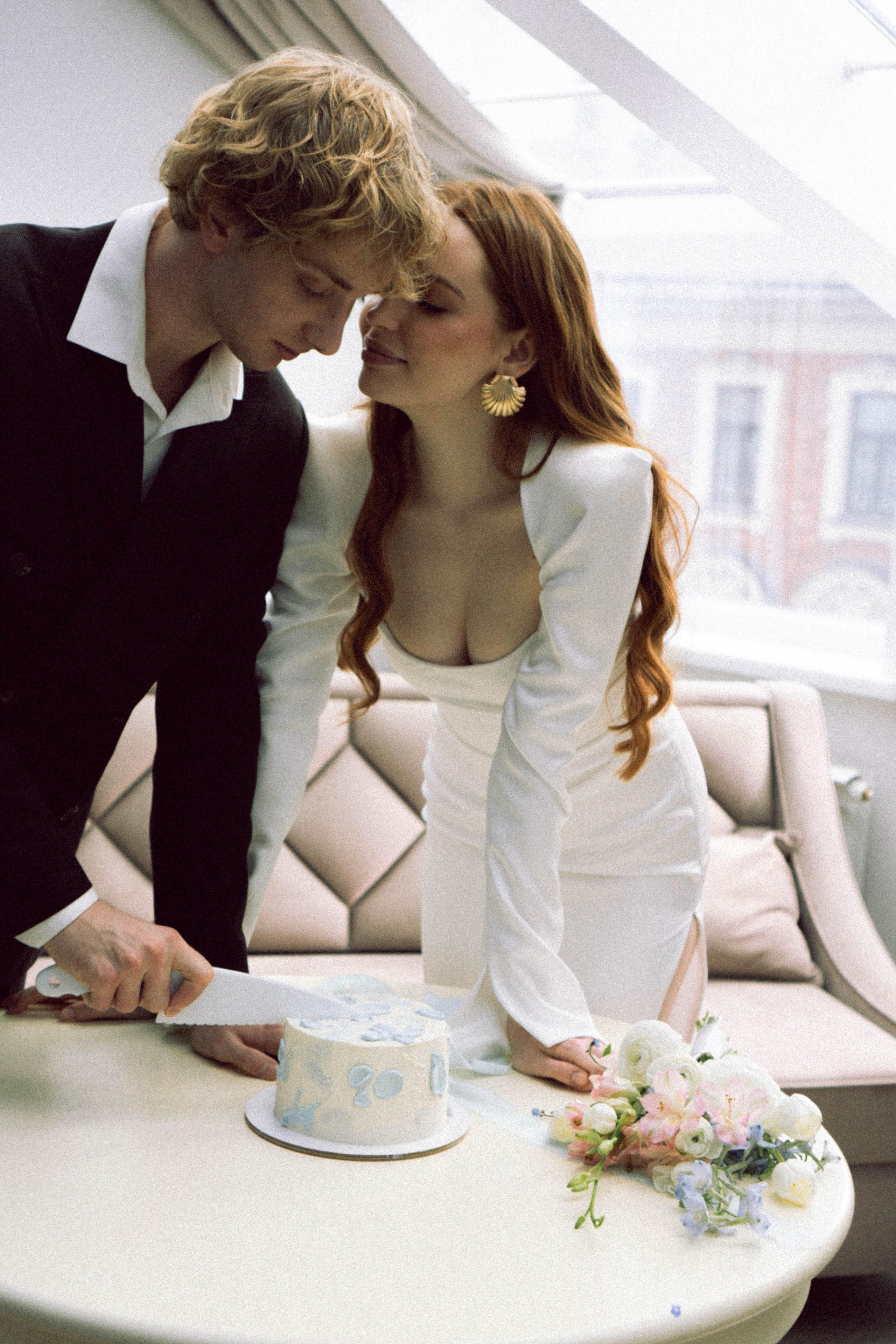 СВАДЕБНАЯ СЬЕМКА В ОТЕЛЕ. СБОРЫ ЖЕНИХА И НЕВЕСТЫ И ТАКЖЕ ТОР И ПОДГОТОВКА К ПРОГУЛКЕ. Профессиональный фотограф, Санкт-Петербург — Виктория Богомолова