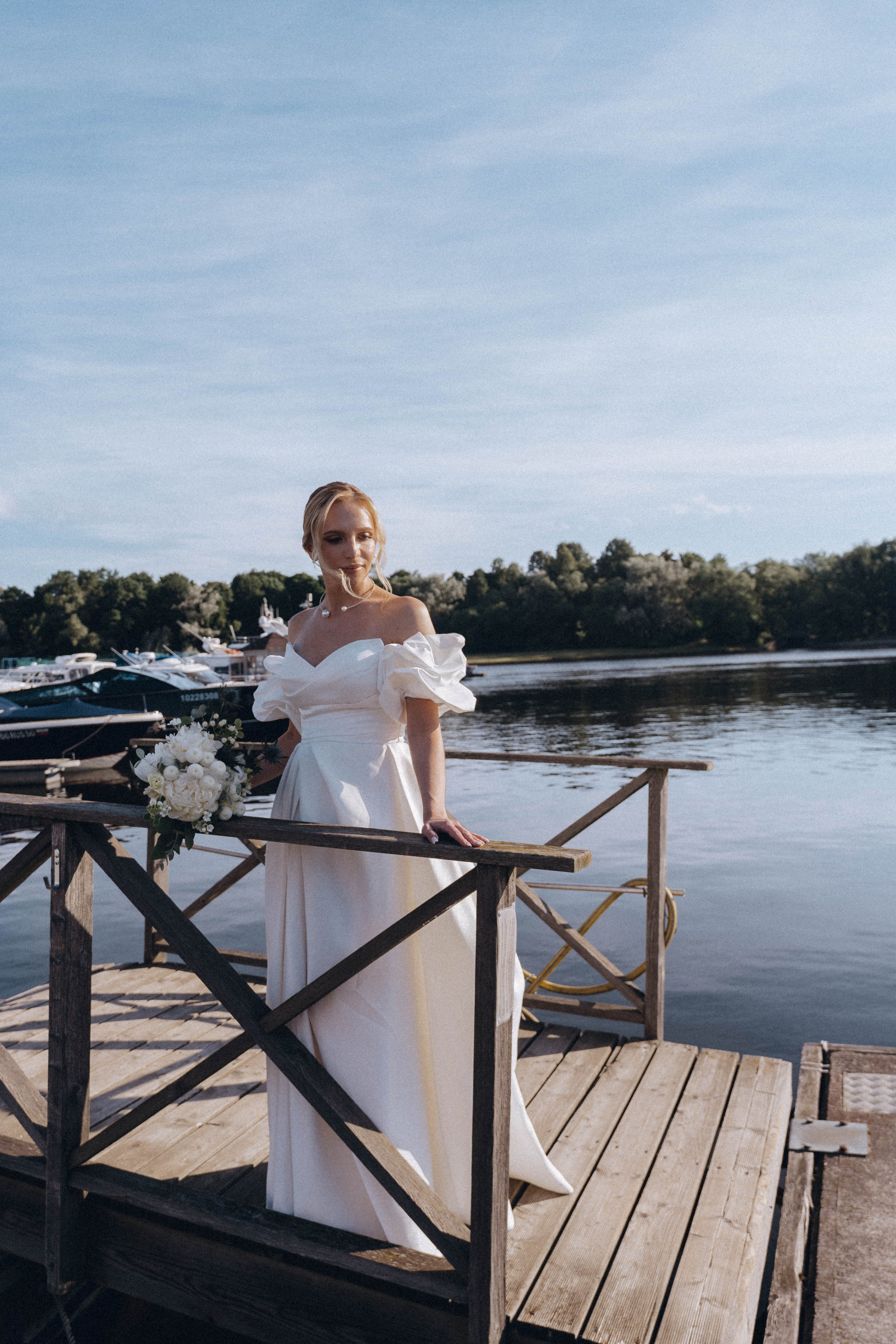 СВАДЕНБНАЯ СЬЕМКА НА КАТЕРЕ ПО КАНАЛАМ САНКТ-ПЕТЕРБУРГА И В АКВАТОРИИ НЕВЫ. Профессиональный фотограф, Санкт-Петербург — Виктория Богомолова