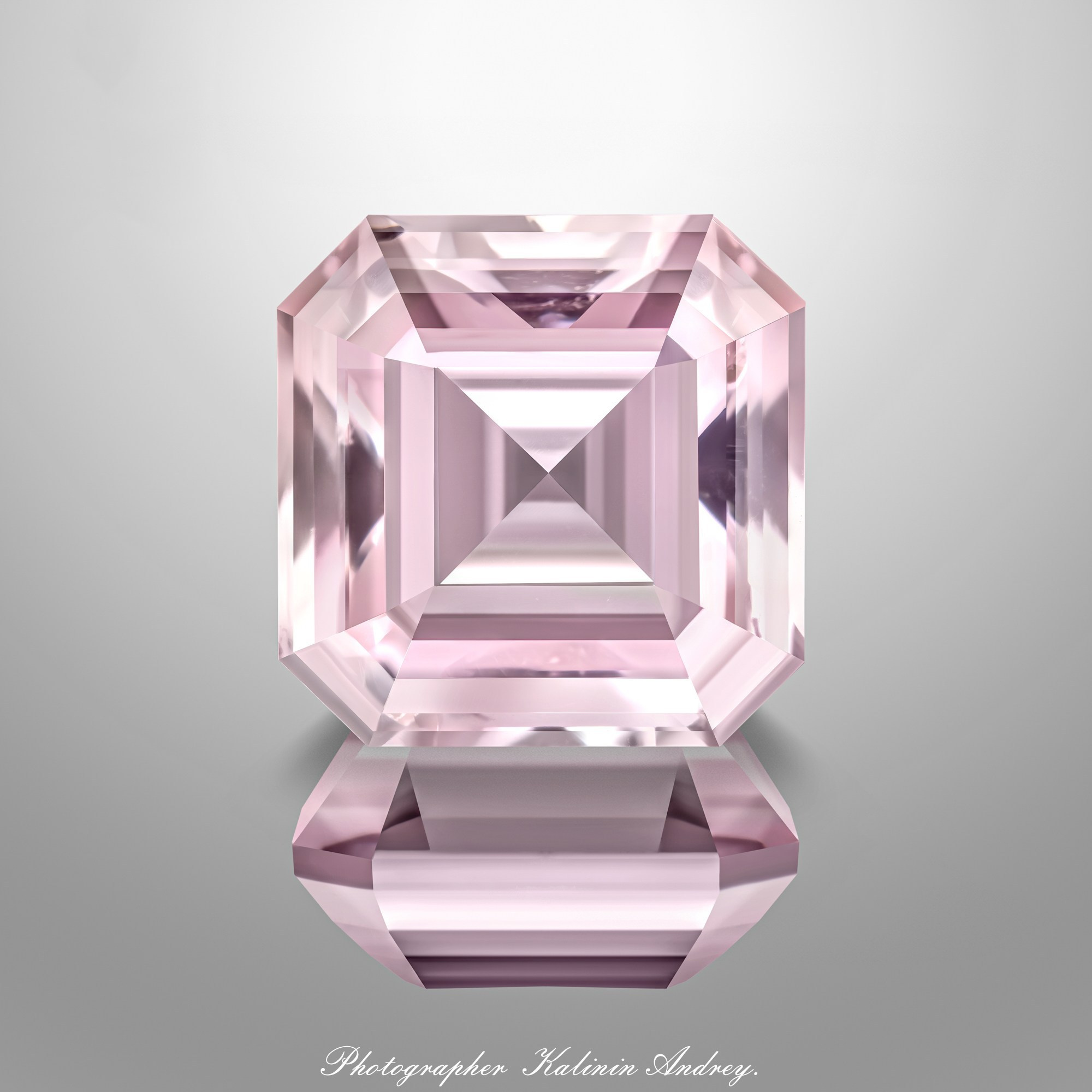 Фотографии в большом разрешении драгоценных камней на продажу купить тел +79 660 031 307. Высококачественная профессиональная рекламная фотосъёмка ювелирных украшений, драгоценных камней в Москве. Обучение, консультация