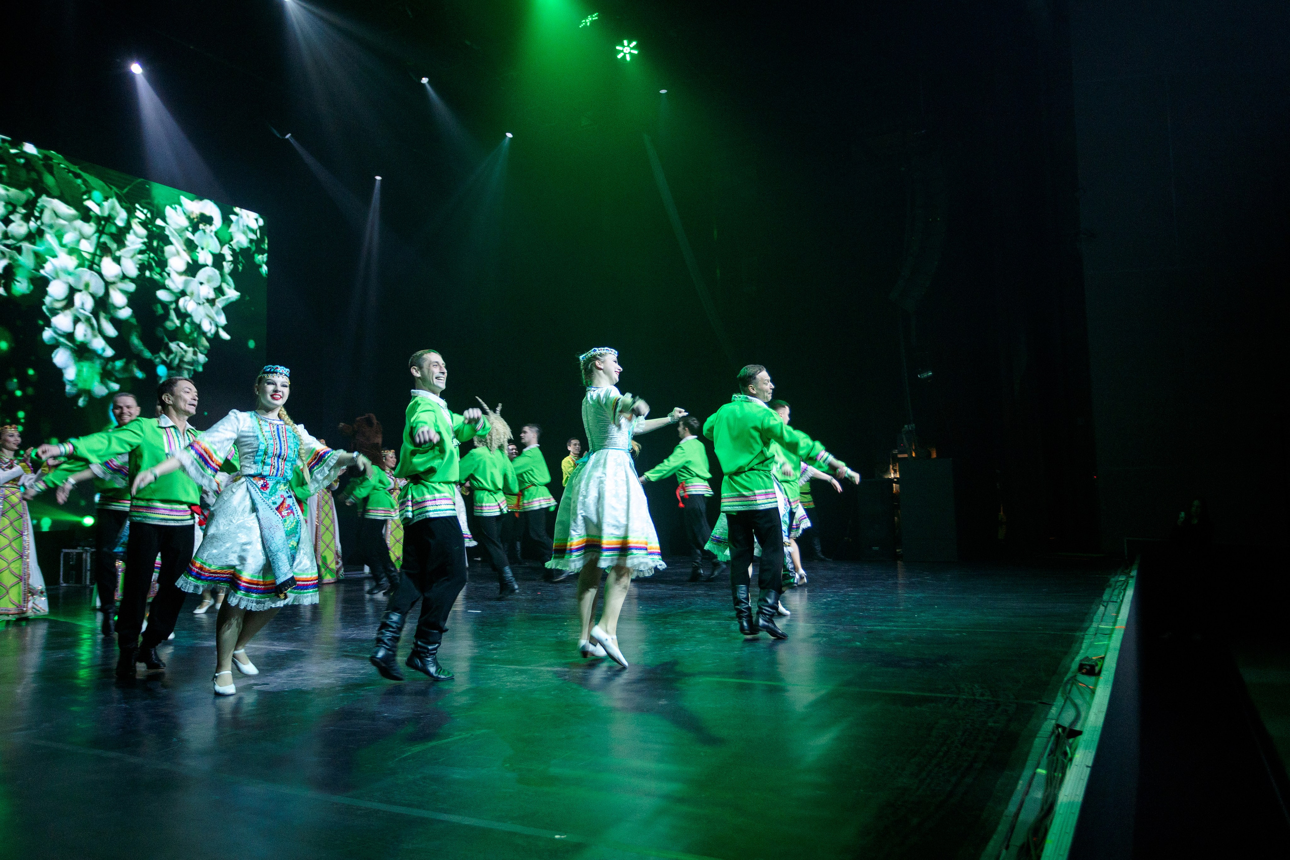 РЕПОРТАЖ: НОВЫЙ ГОД В ДК МЕТАЛЛУРГ. Профессиональный фотограф в Ижевске Леша Петров