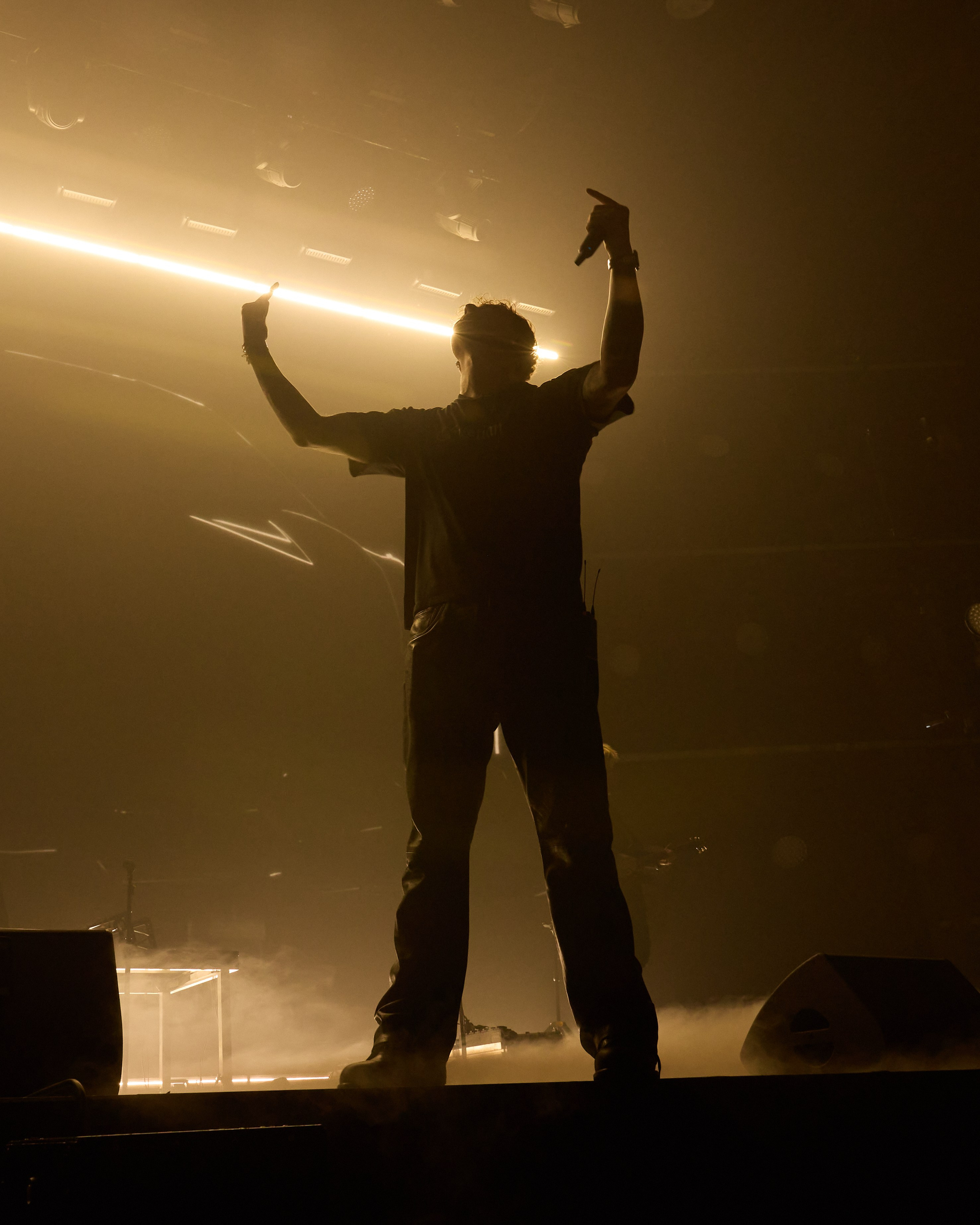 Egor Kreed. Святослав Лебедев | Рекламный фотограф — Коммерческая съемка, Арт-дирекшн, AI-интеграция