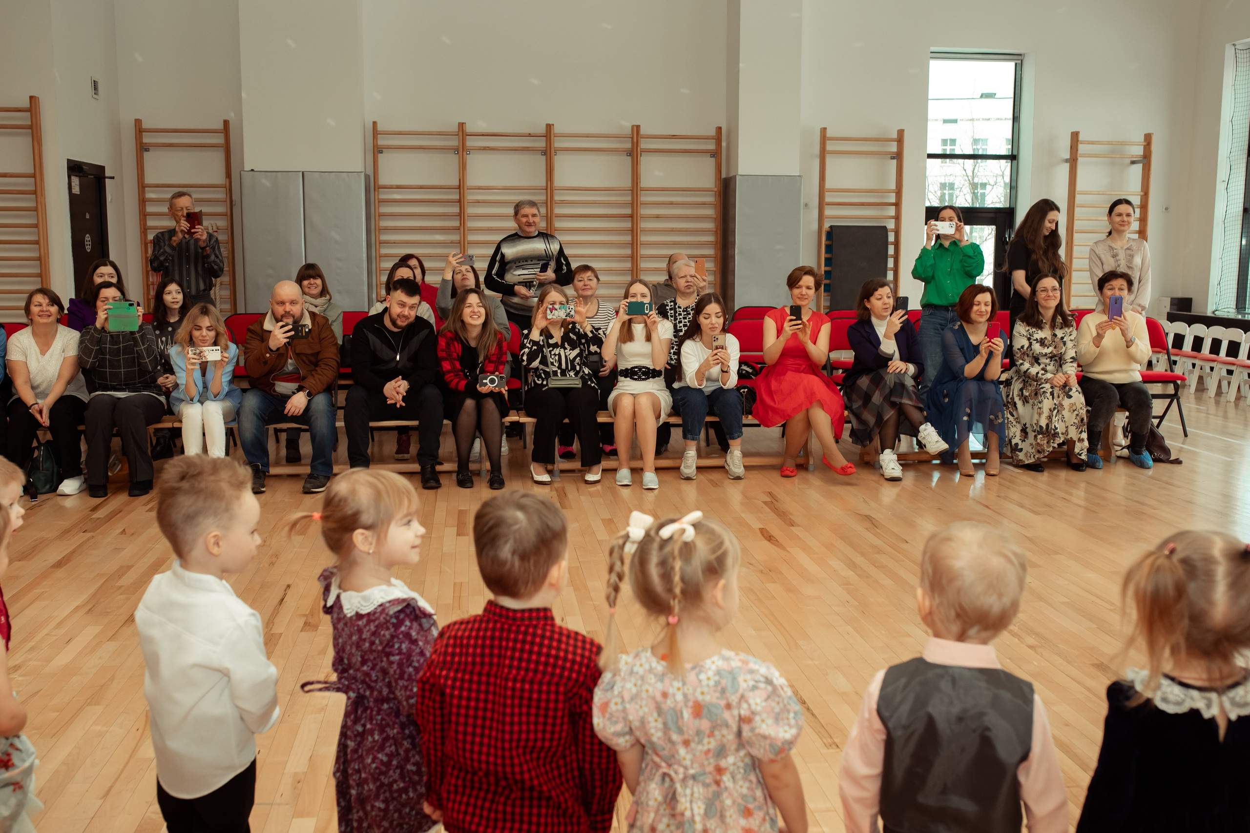 Праздник весны в детском саду. Семейный и детский фотограф в Москве Дорогова Екатерина