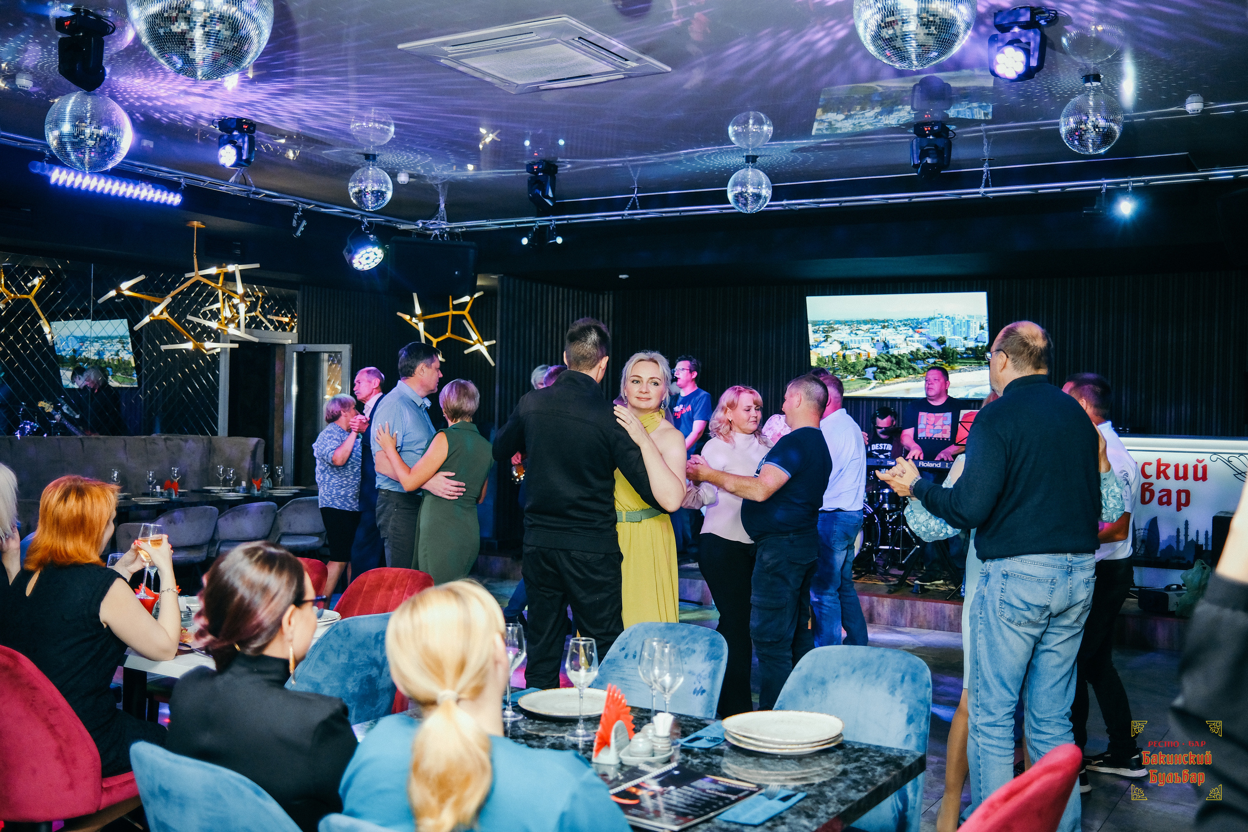 Бакинский Бульвар 26 августа 2023. Свадебный и репортажной фотограф Денис Ожигин в Краснодаре и Краснодарском крае