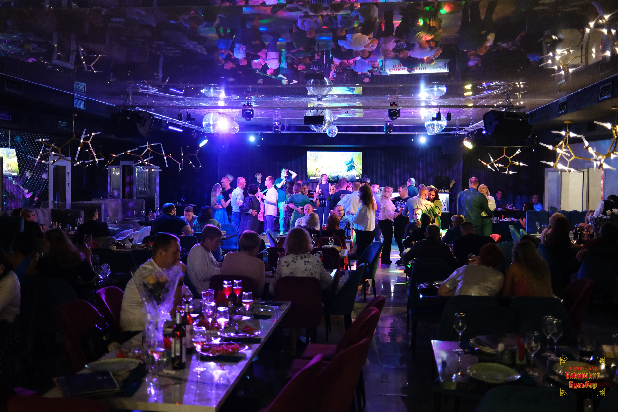 Бакинский Бульвар 26 августа 2023. Свадебный и репортажной фотограф Денис Ожигин в Краснодаре и Краснодарском крае