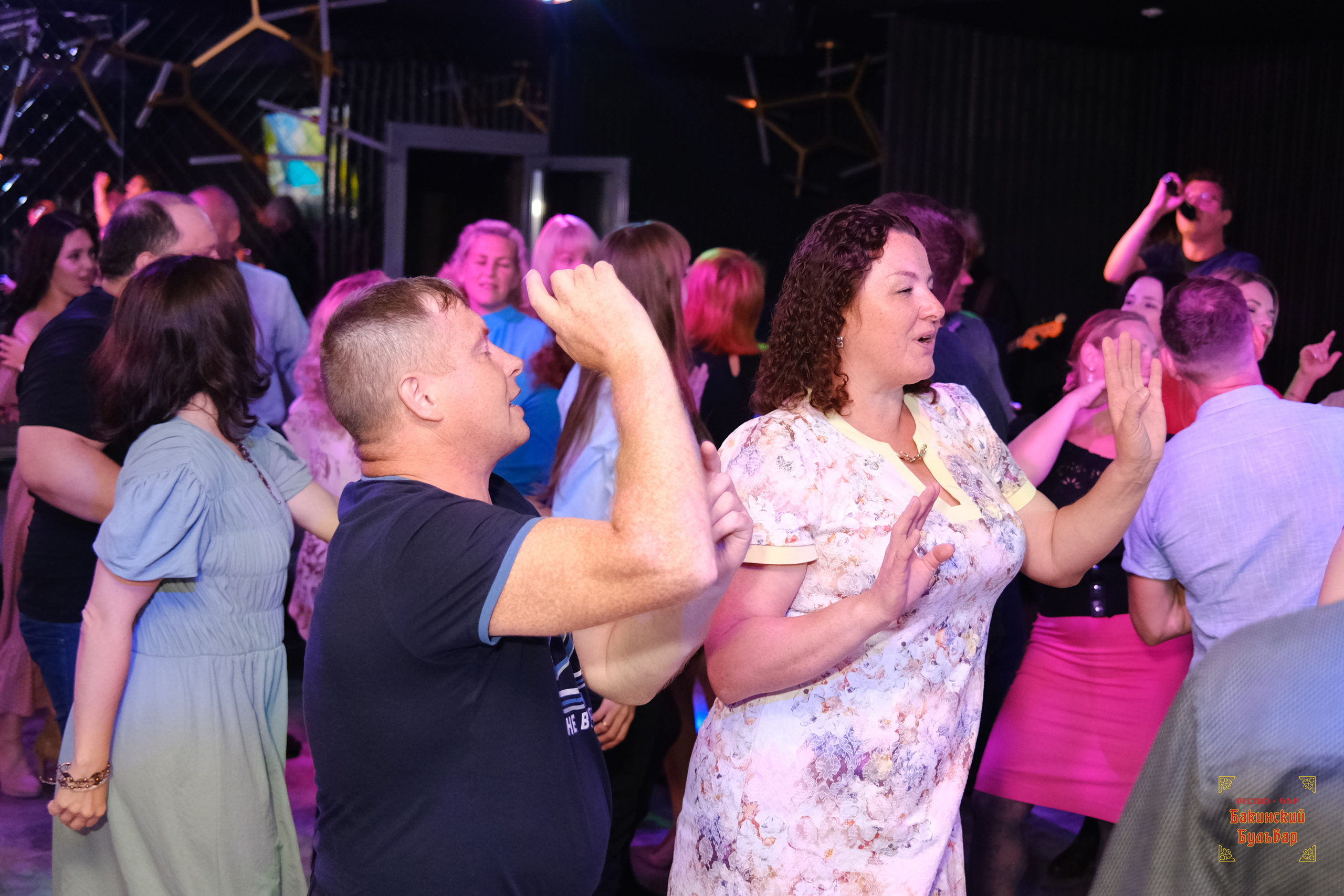 Бакинский Бульвар 26 августа 2023. Свадебный и репортажной фотограф Денис Ожигин в Краснодаре и Краснодарском крае