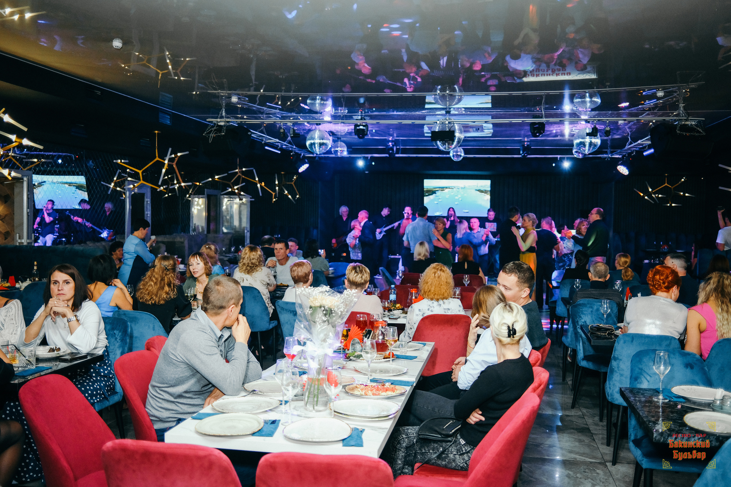 Бакинский Бульвар 26 августа 2023. Свадебный и репортажной фотограф Денис Ожигин в Краснодаре и Краснодарском крае