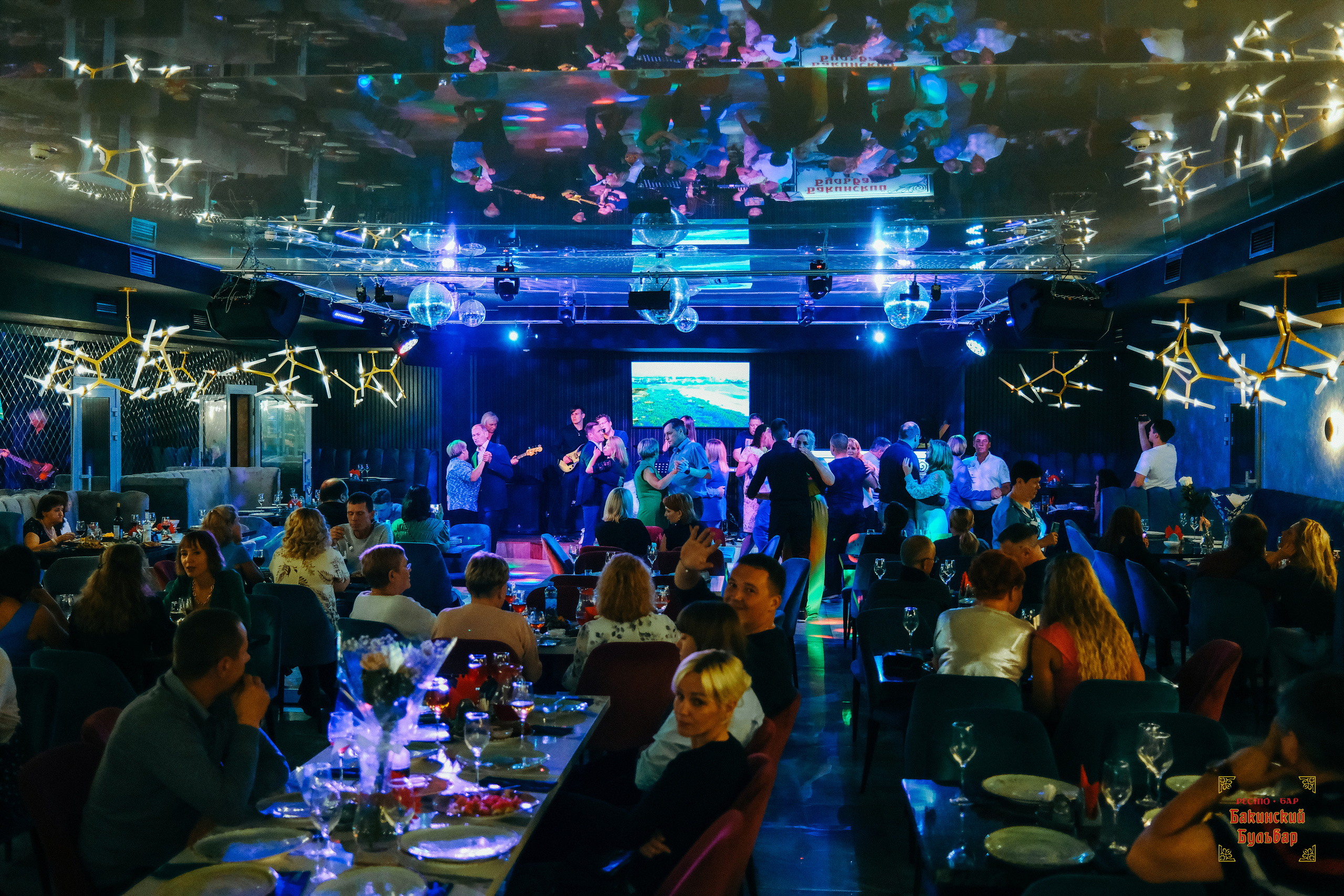 Бакинский Бульвар 26 августа 2023. Свадебный и репортажной фотограф Денис Ожигин в Краснодаре и Краснодарском крае