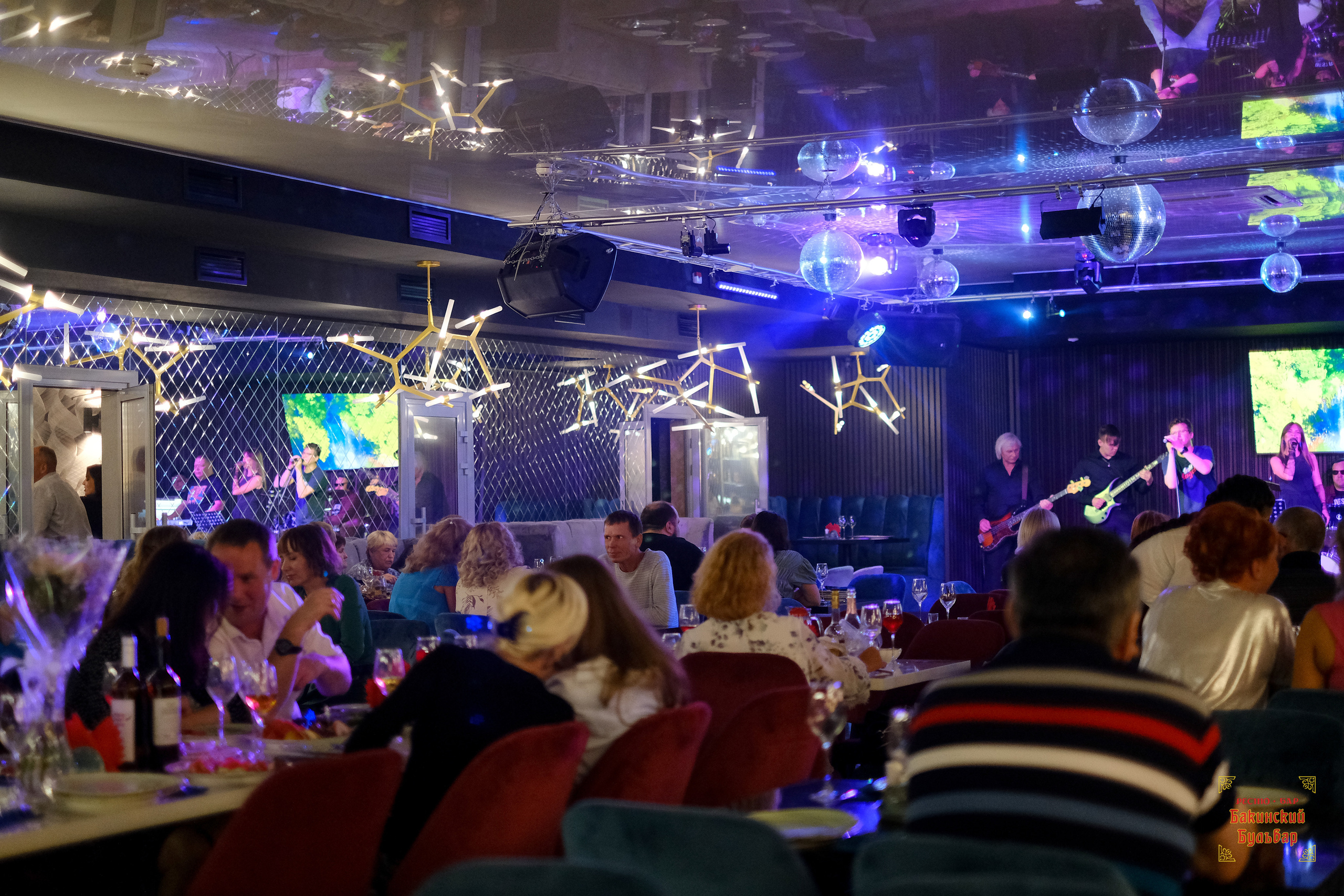 Бакинский Бульвар 26 августа 2023. Свадебный и репортажной фотограф Денис Ожигин в Краснодаре и Краснодарском крае