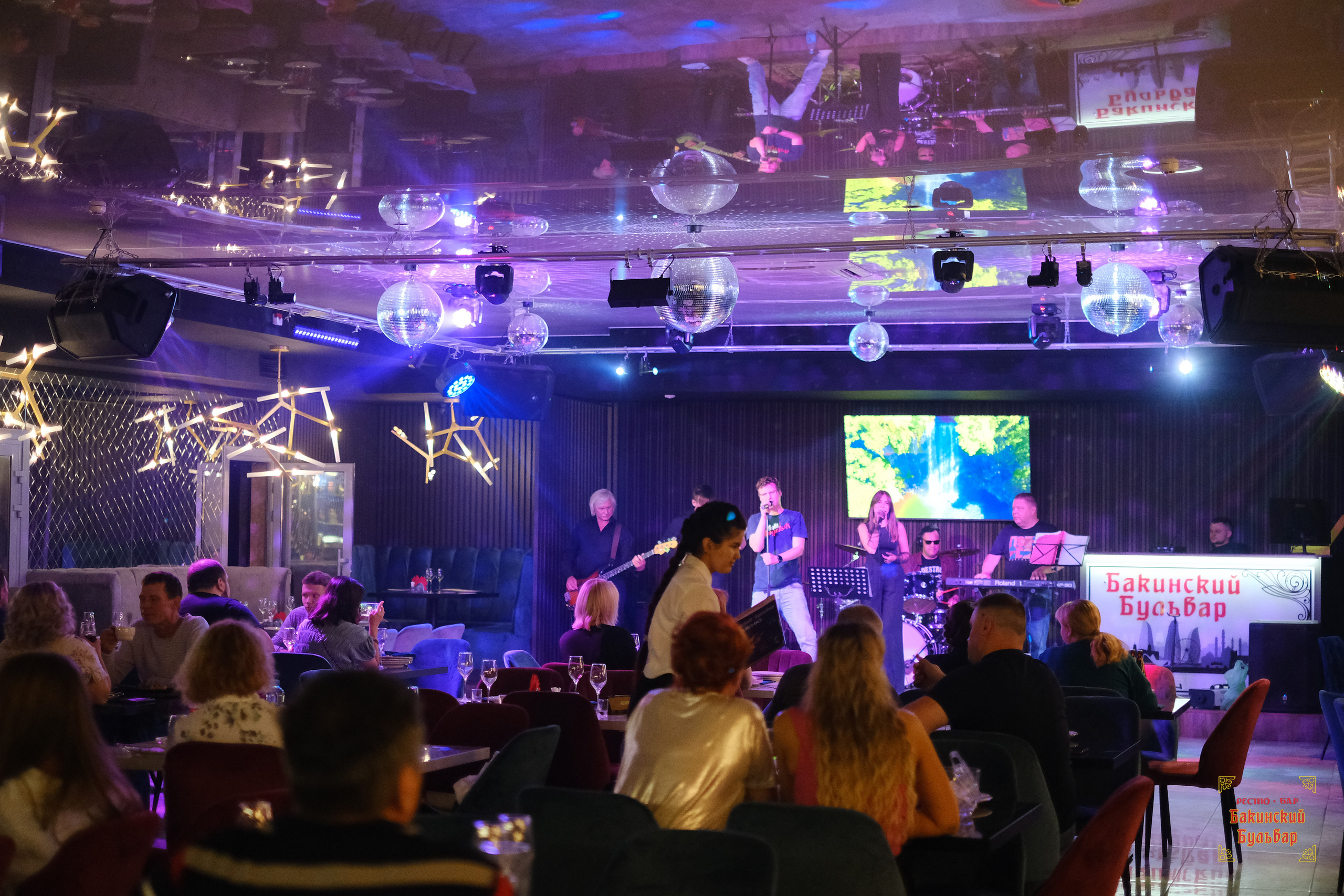 Бакинский Бульвар 26 августа 2023. Свадебный и репортажной фотограф Денис Ожигин в Краснодаре и Краснодарском крае