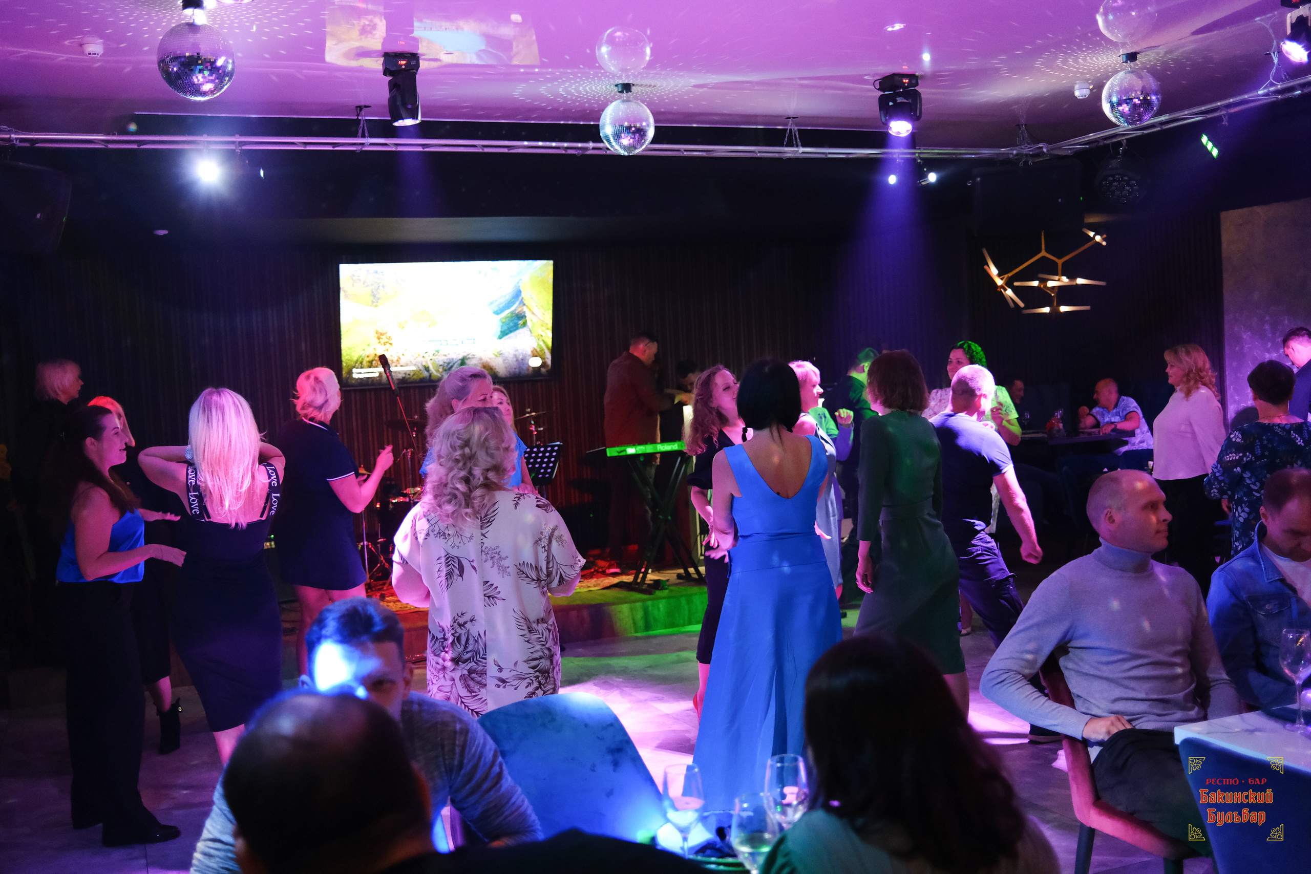 Бакинский Бульвар 26 августа 2023. Свадебный и репортажной фотограф Денис Ожигин в Краснодаре и Краснодарском крае