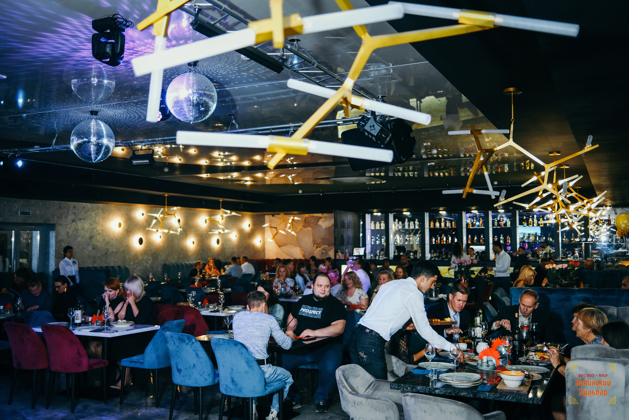 Бакинский Бульвар 26 августа 2023. Свадебный и репортажной фотограф Денис Ожигин в Краснодаре и Краснодарском крае