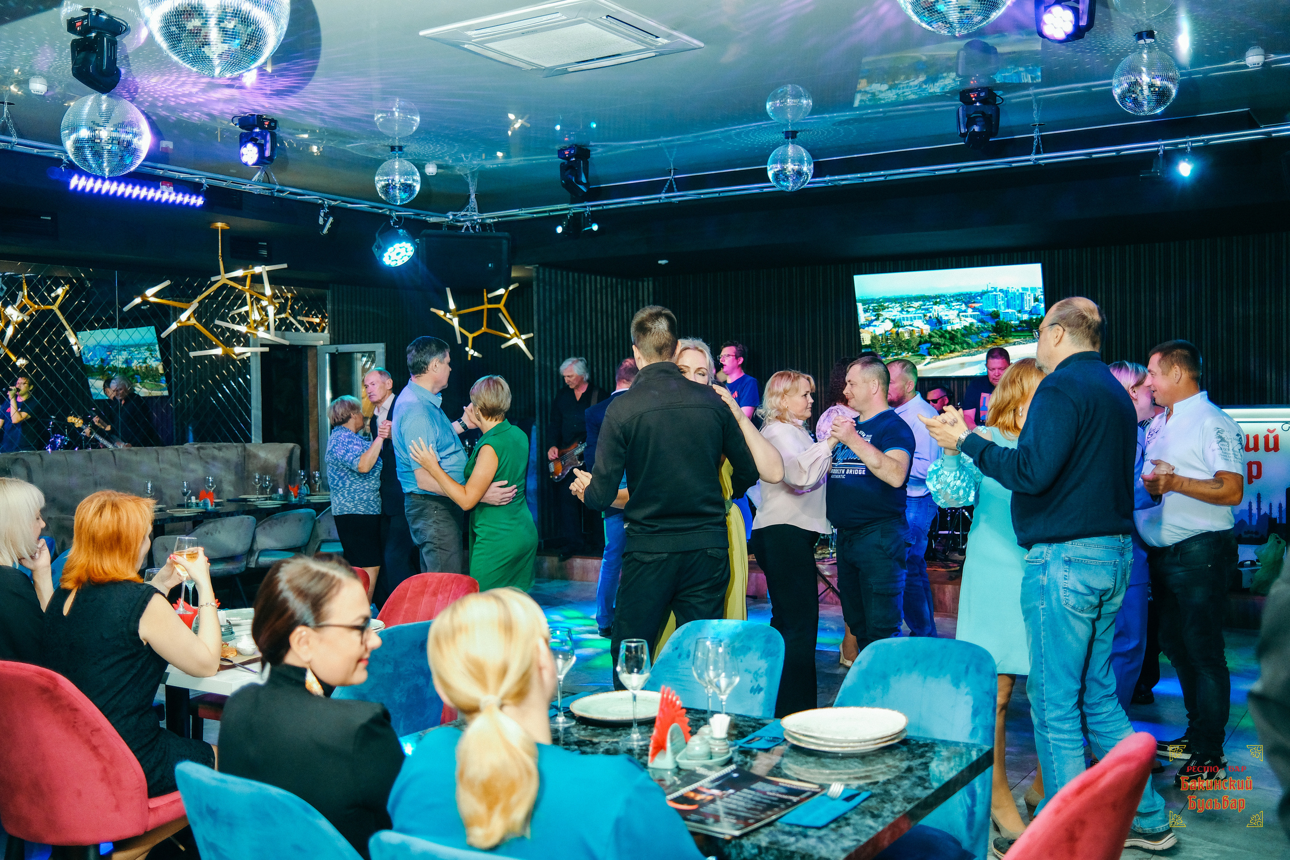 Бакинский Бульвар 26 августа 2023. Свадебный и репортажной фотограф Денис Ожигин в Краснодаре и Краснодарском крае