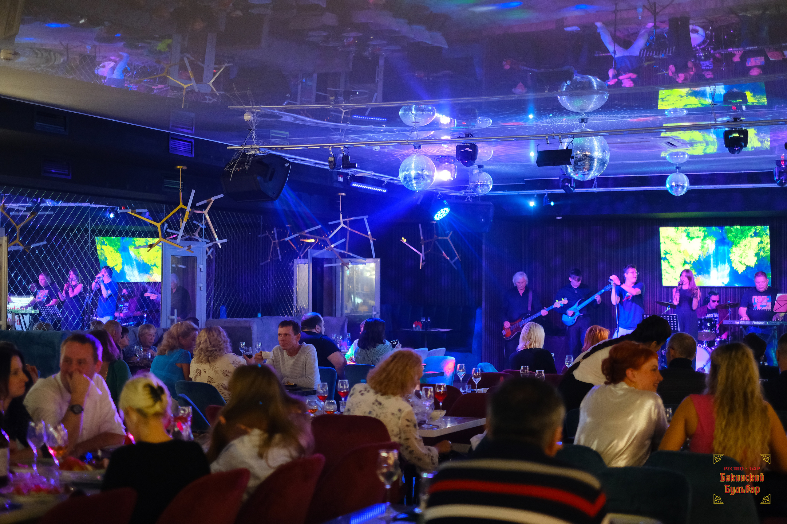 Бакинский Бульвар 26 августа 2023. Свадебный и репортажной фотограф Денис Ожигин в Краснодаре и Краснодарском крае