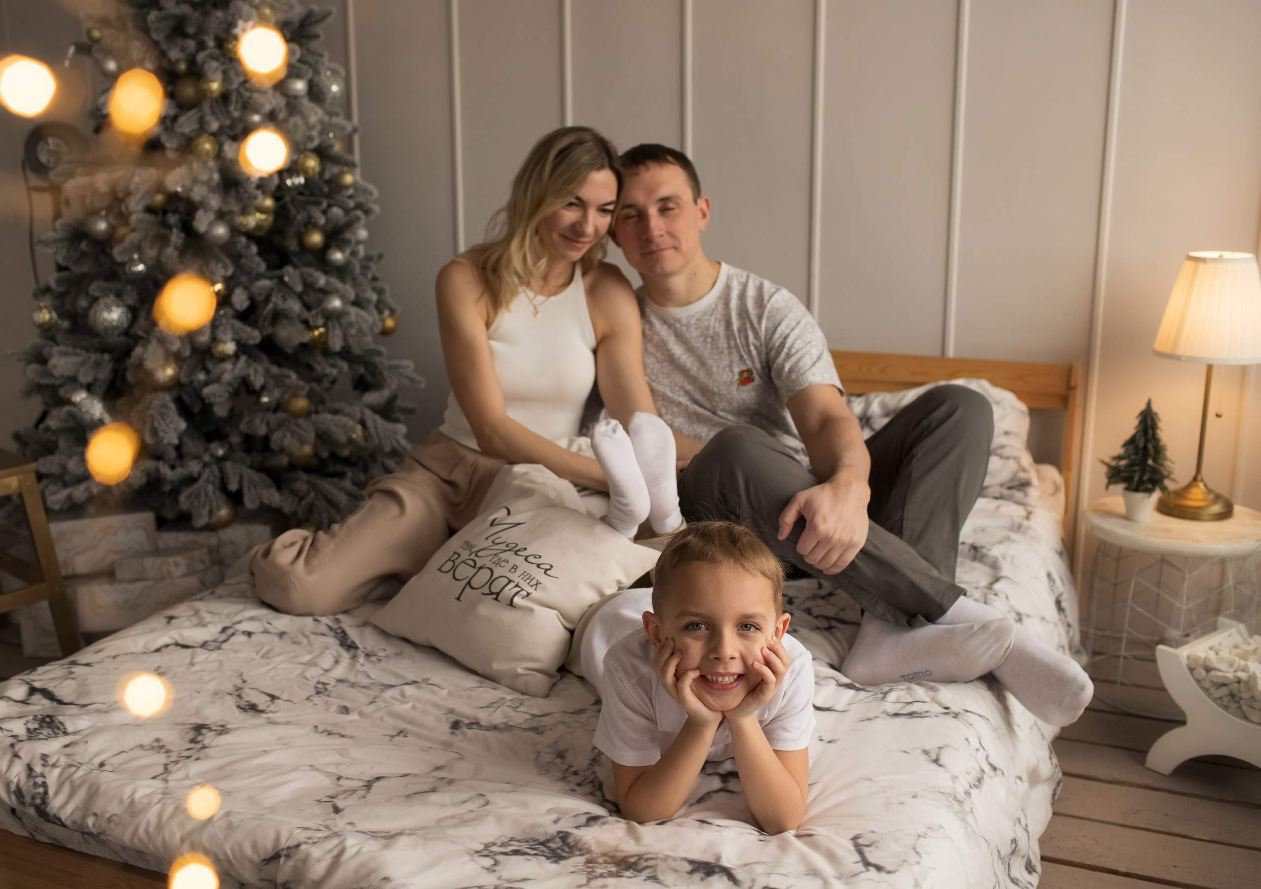 Новогодние объятия. Семейный и детский фотограф в Саратове Полина Коткина