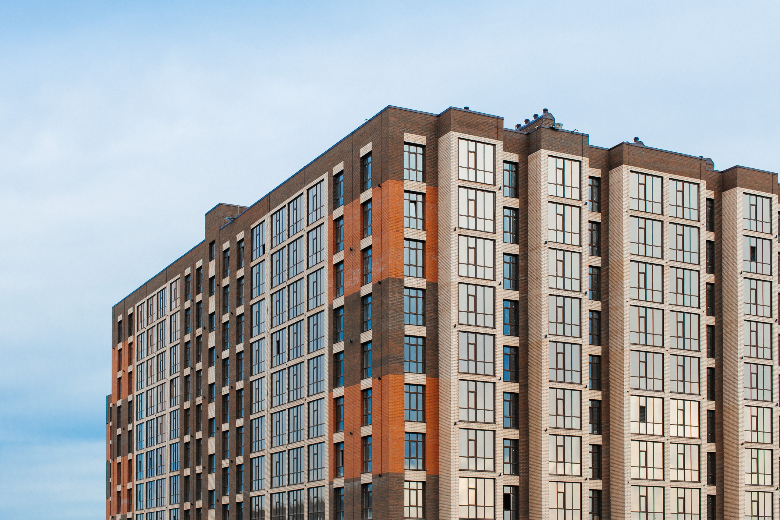 Проект 5. Сбор фотографии ЖК для клипа «Хочу квартиру от Габита». Дата: май 2022. Профессиональный фотограф в городе Астана/Алматы Даурен Сембаев