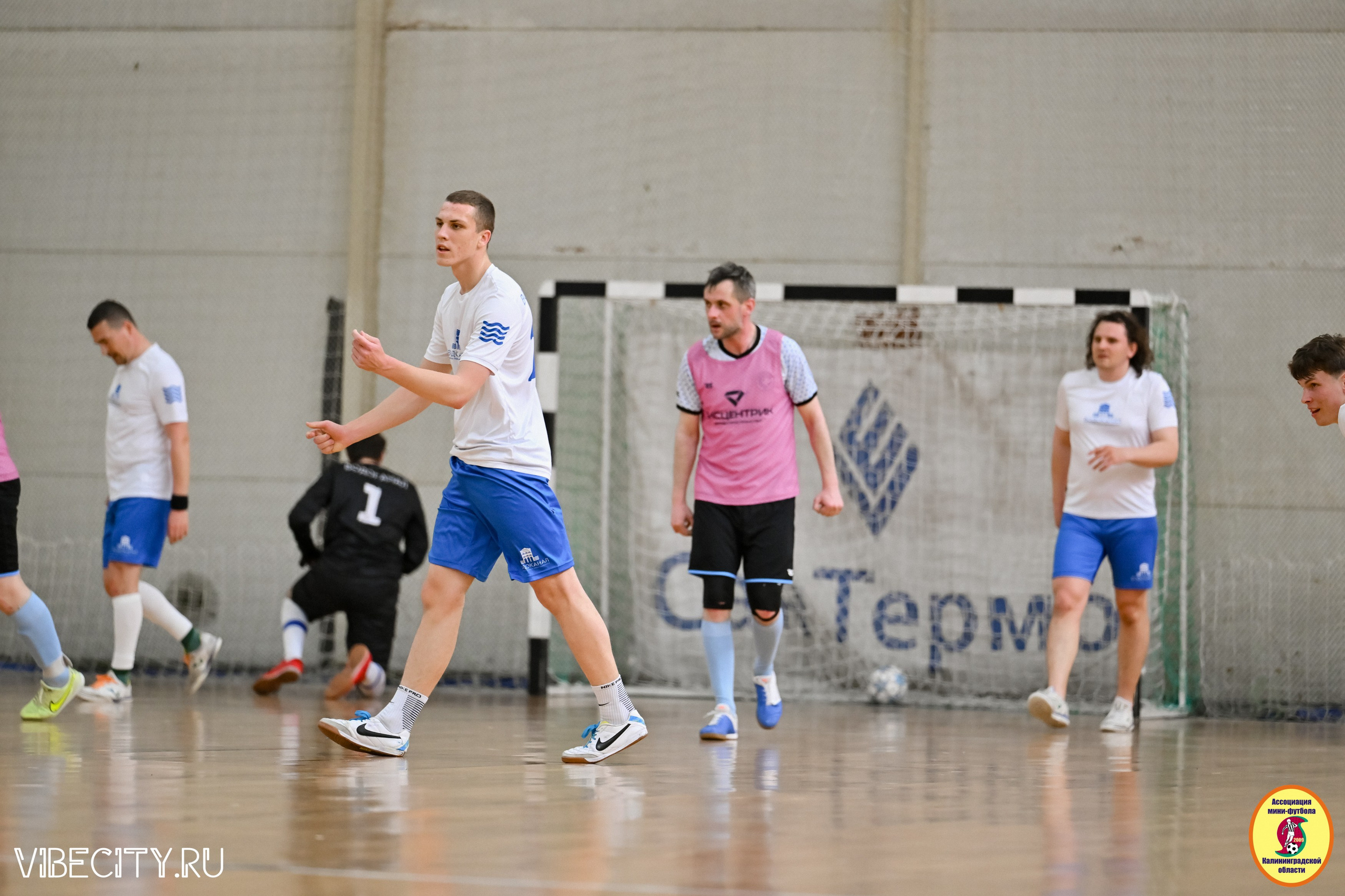 8 тур Корпоративной Бизнес-Лиги по футзалу. VIBECITY.RU Вайб Сити Ру Фоторепортажи Фотоотчеты Калининград