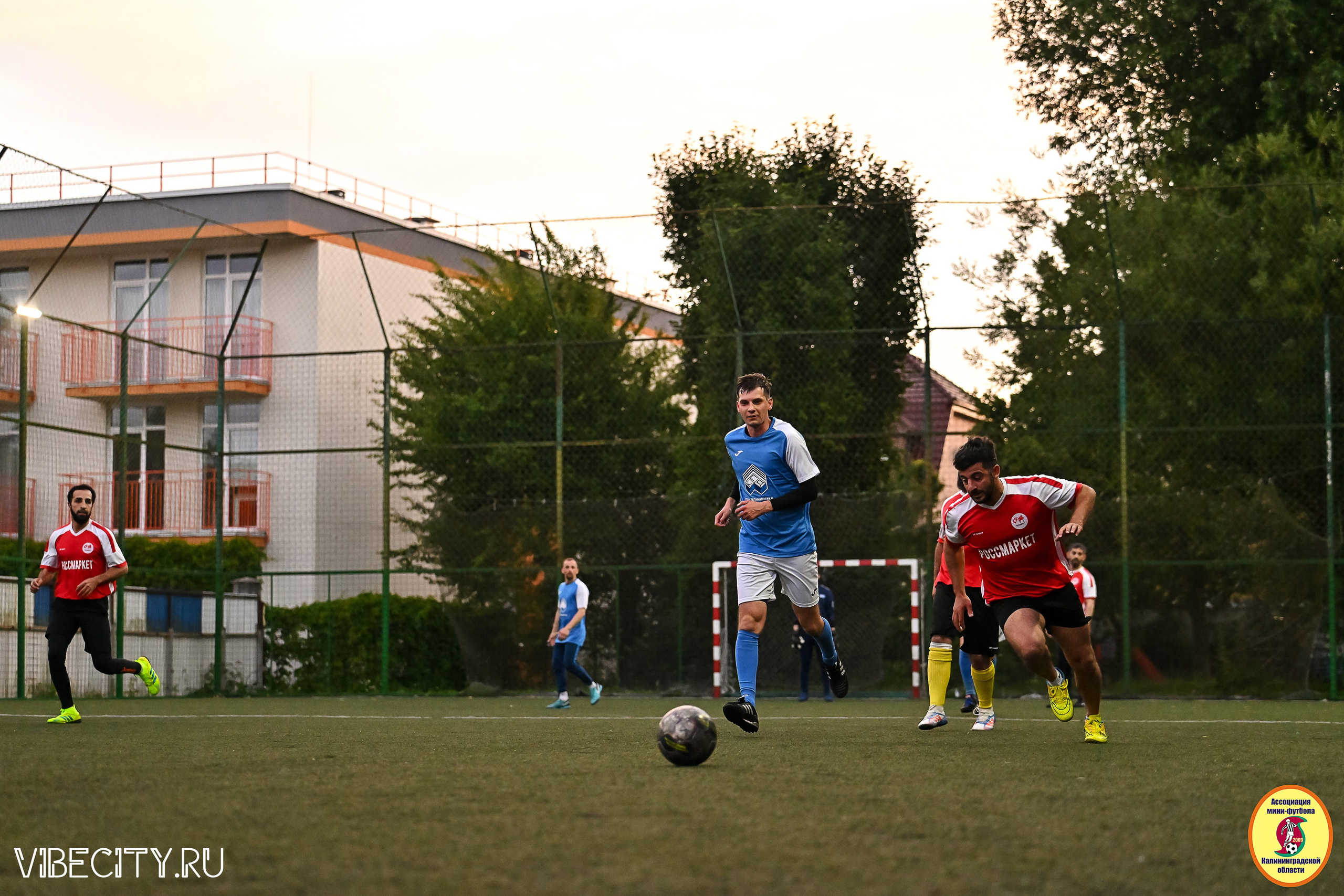ИГРЫ МИНИ-ФУТБОЛЬНОЙ И КОРПОРАТИВНОЙ ЛИГИ. VIBECITY.RU Вайб Сити Ру Фоторепортажи Фотоотчеты Калининград