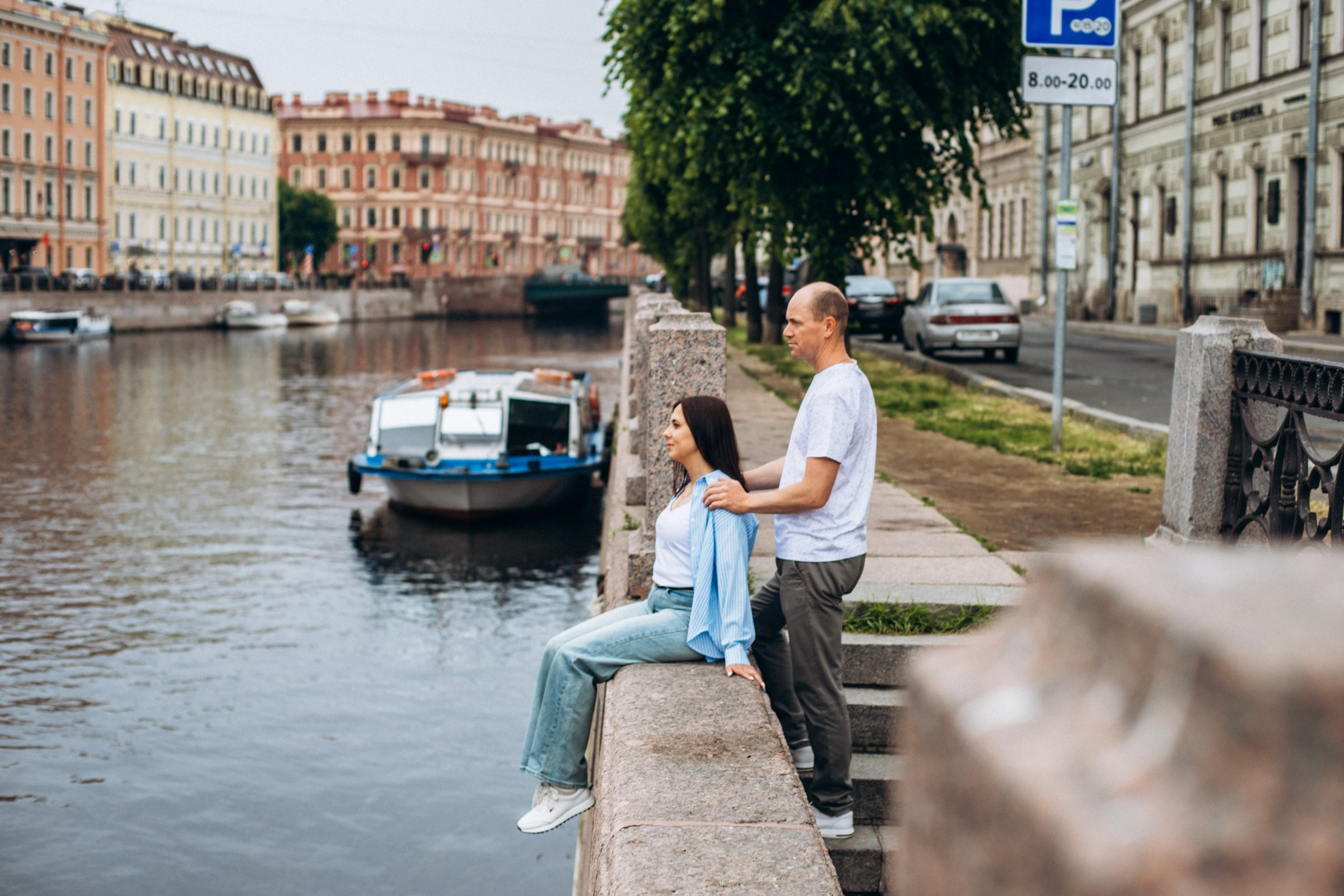 Алексей и Наталья в июне. Фотопрогулка в Петербурге. Индивидуальный и семейный фотограф в Санкт-Петербурге