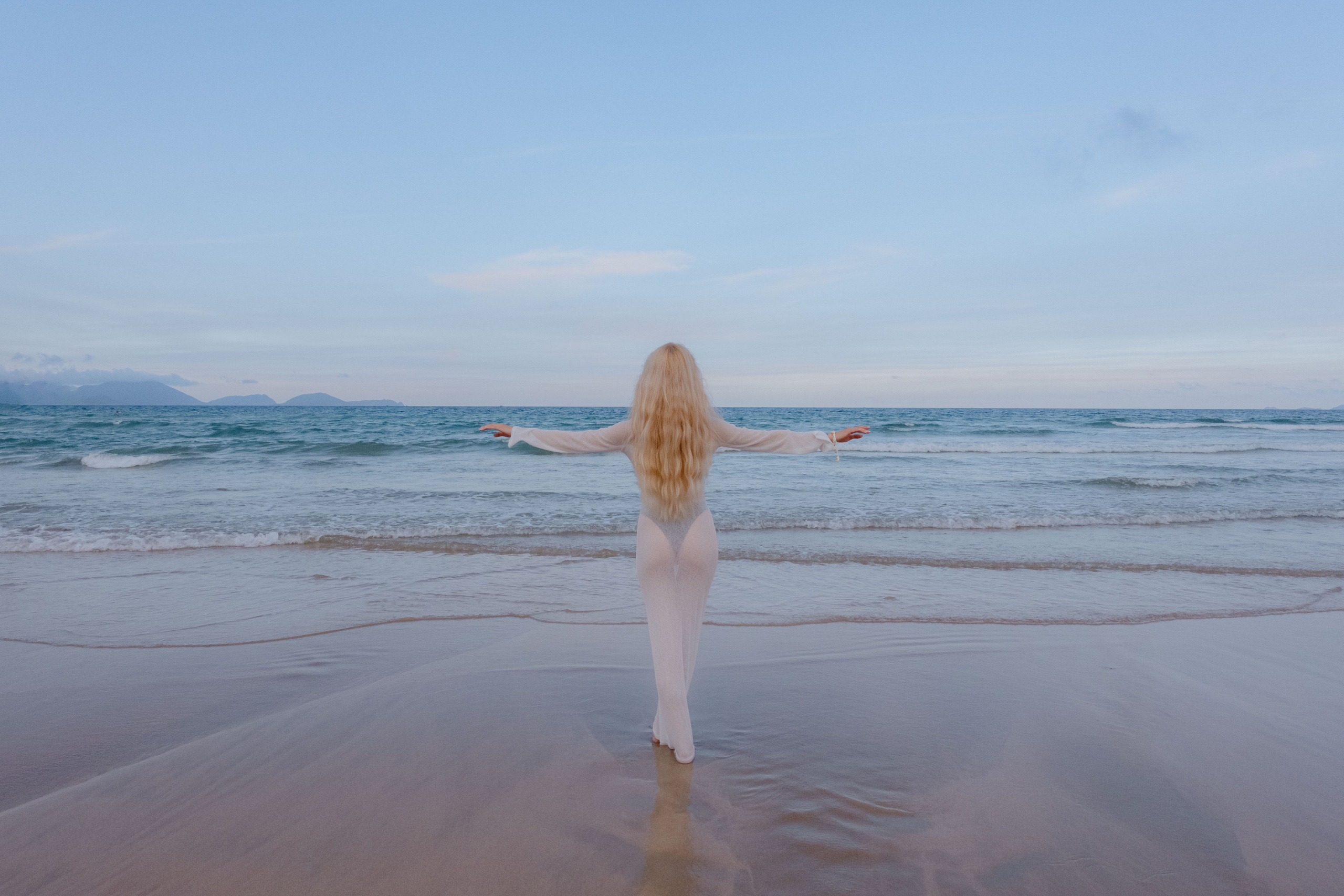 Anastasia. Beach "Bai Dai". Portrait photographer Nha Trang | Julia Meshanina