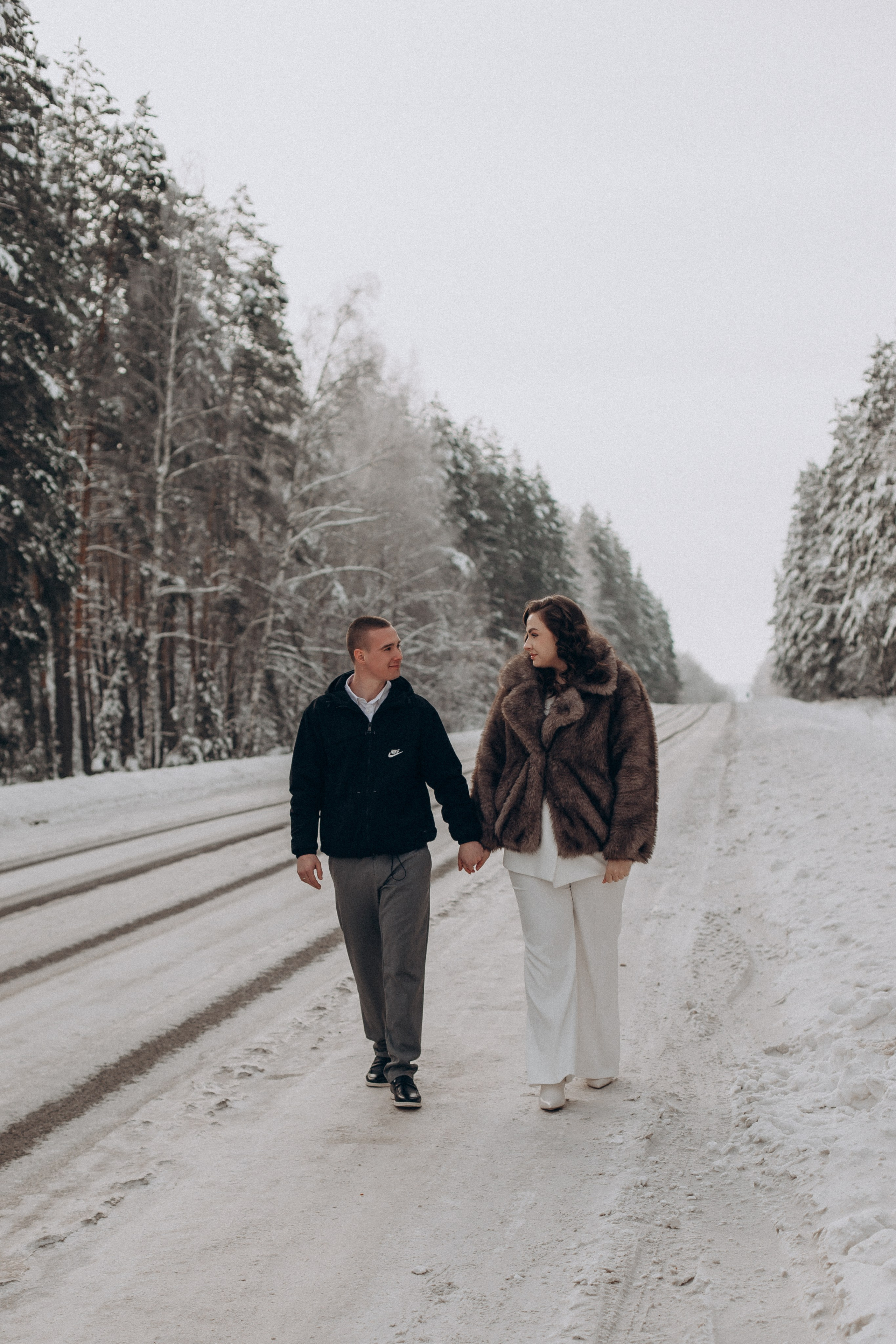 Нежность на фоне искусства. Свадебный фотограф Илья Бринк