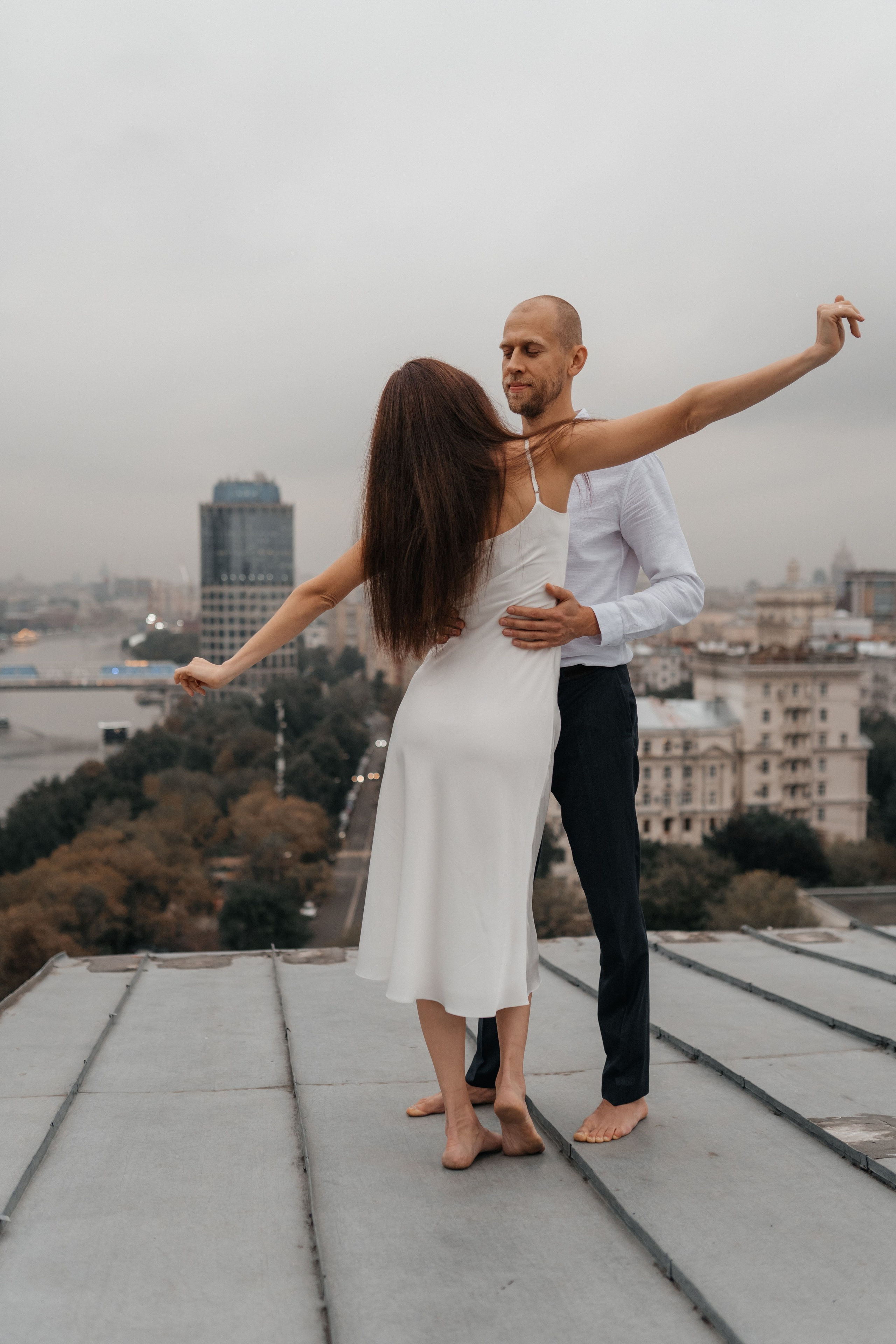 Свадебная прогулка «На крыше». Семейный и свадебный фотограф в Москве Виктория Махова
