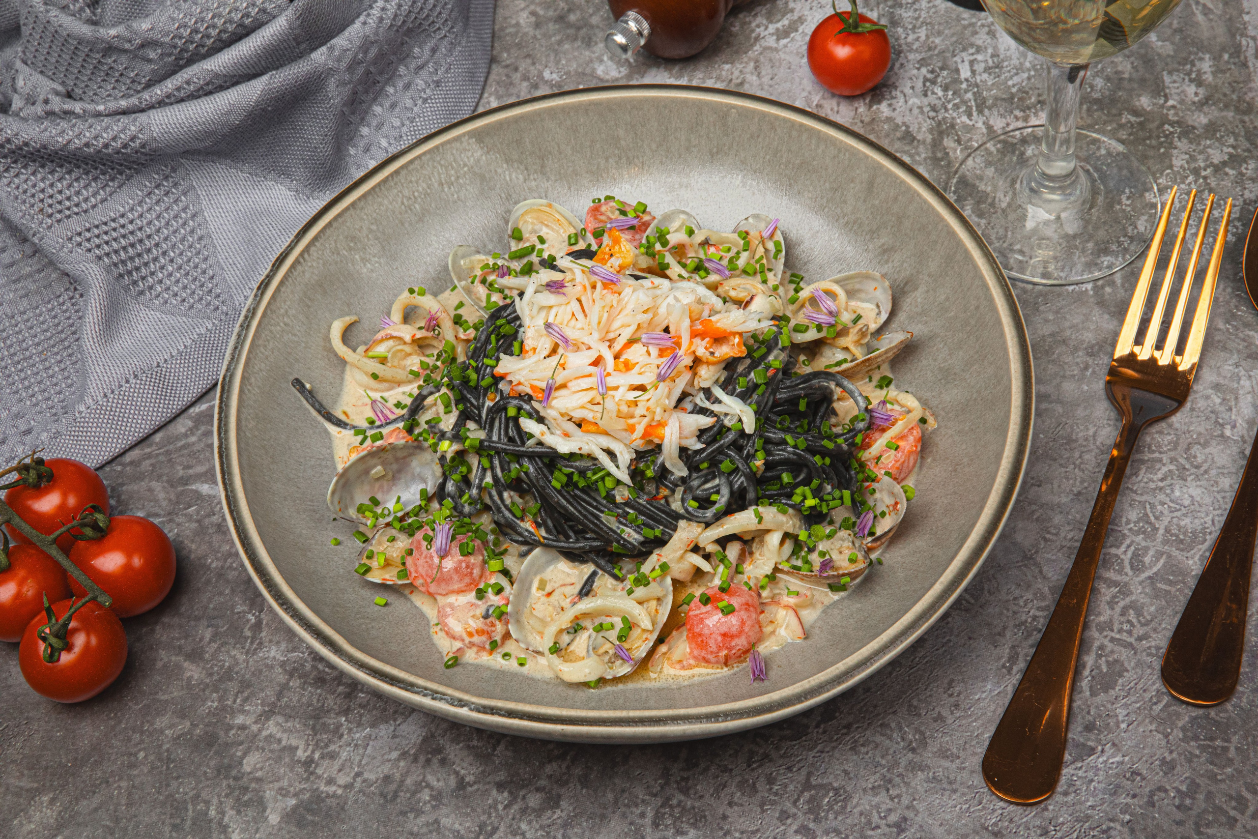 Художественная съёмка блюд с участием фуд-стилиста. Фуд-фотограф Илья Милоданов съемка в Москве и Московской области