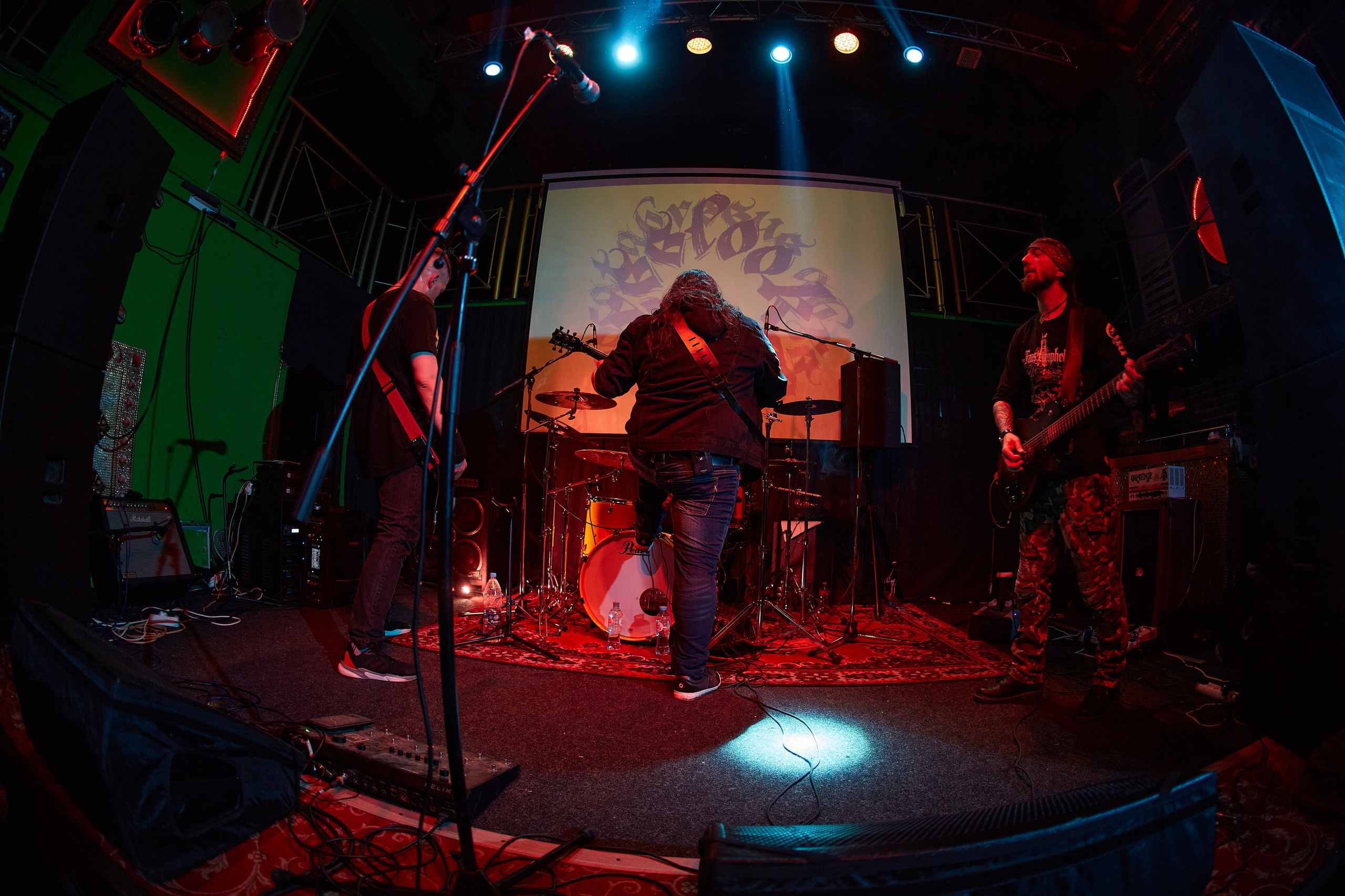 2023-11-03. Abysslooker