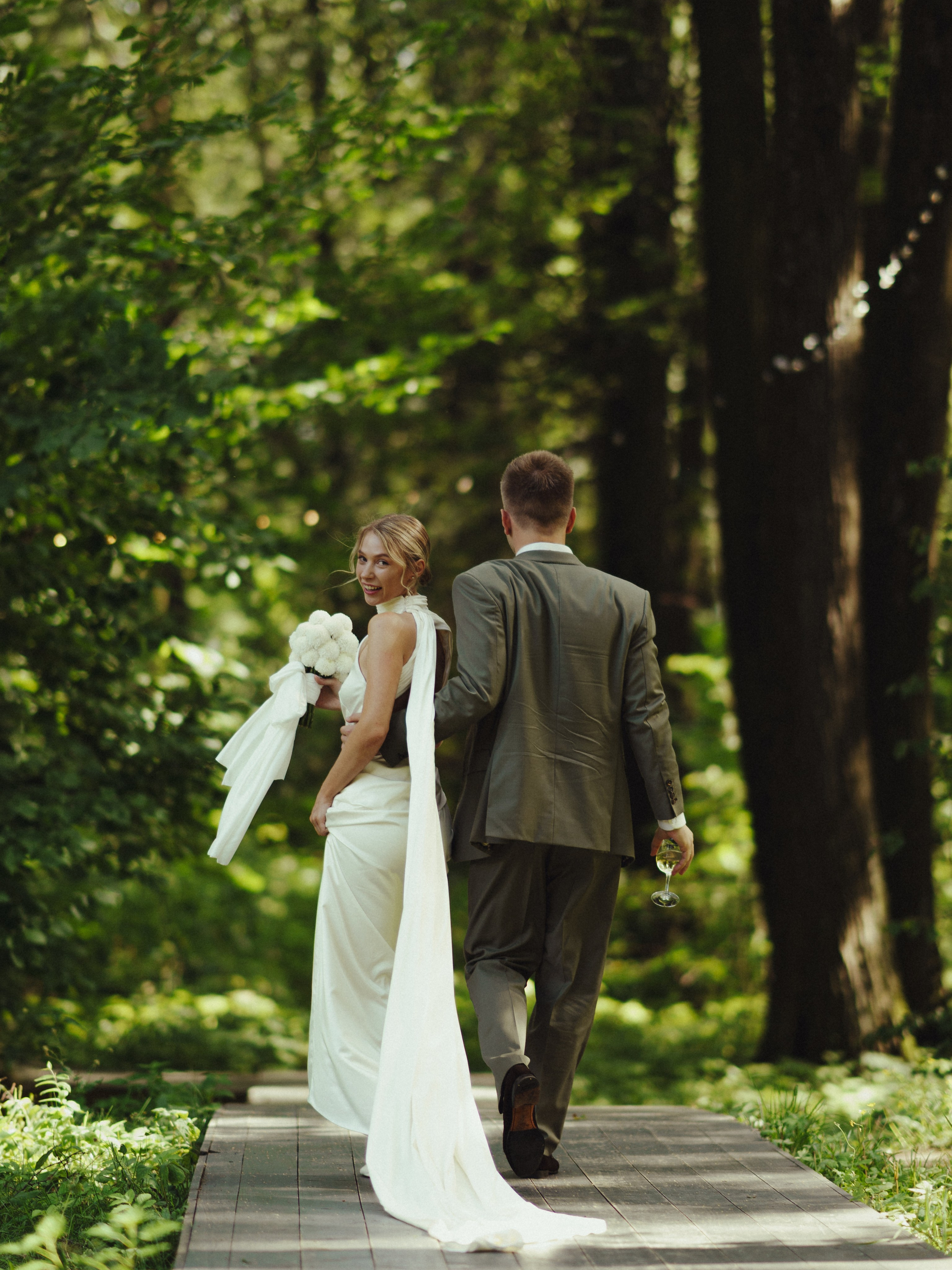 И даже птицы им пели песни. Свадебный фотограф Наташа Алешина