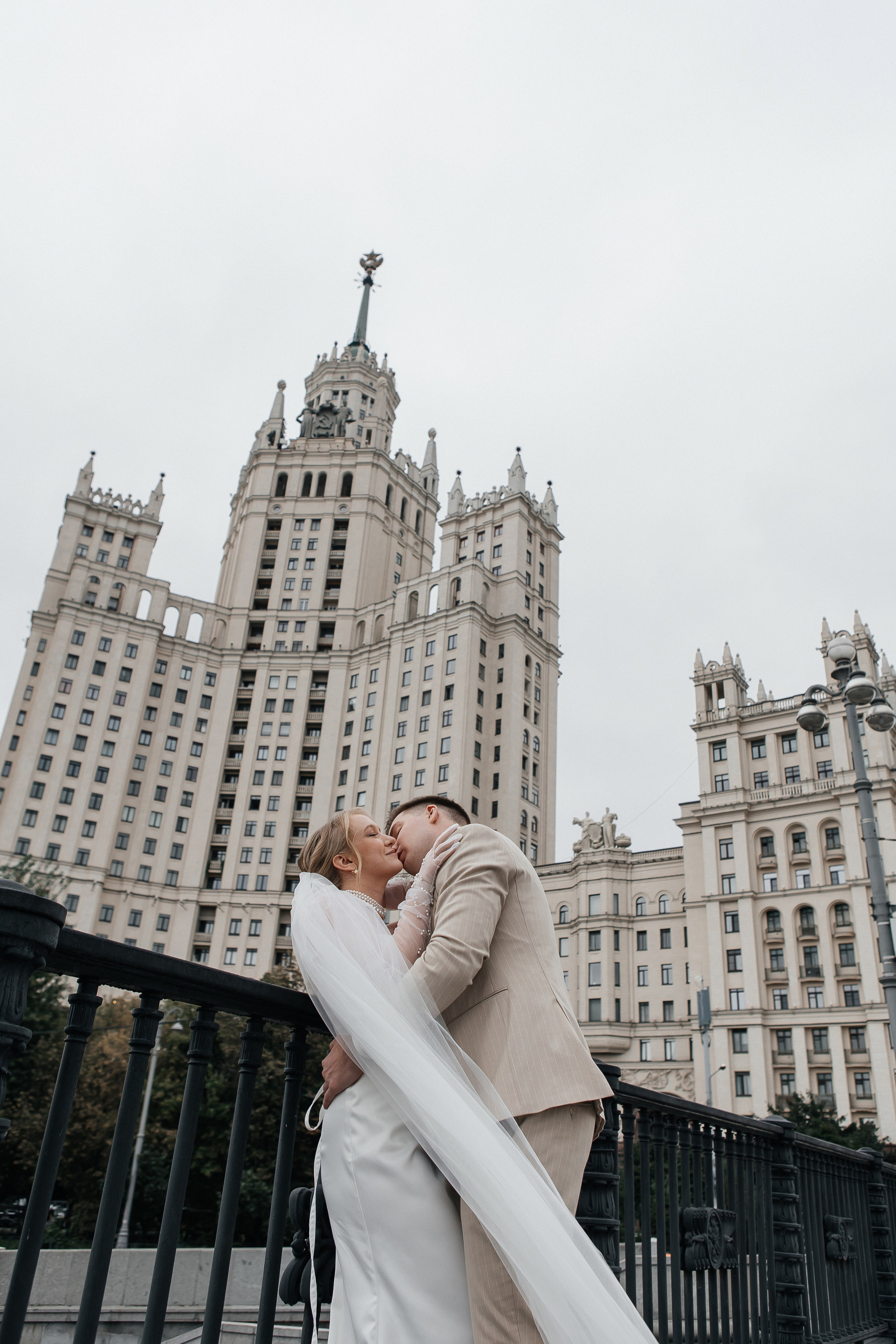 Локации для свадебной прогулки в Москве. Свадебный фотограф в Москве Дарья Олендарёва