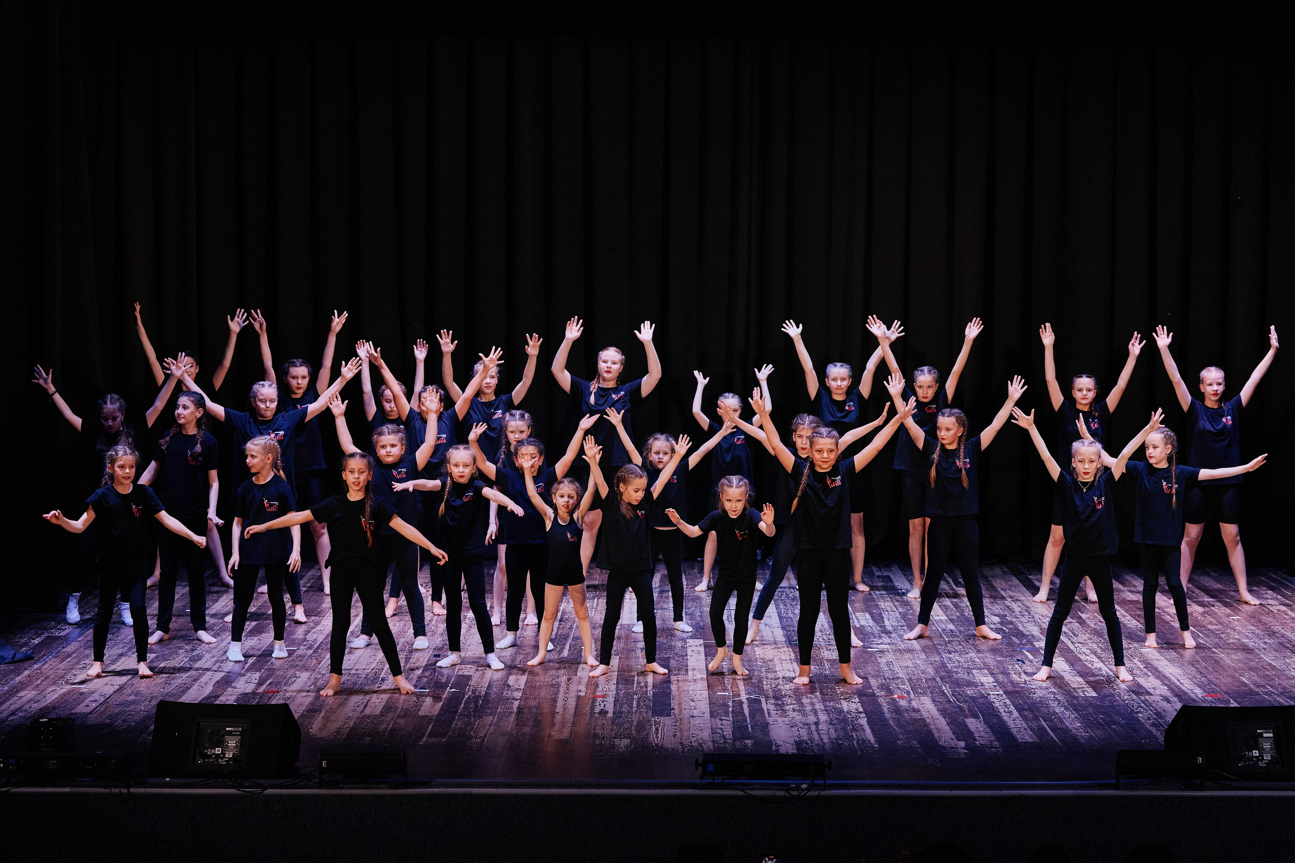 Концерт танцевальной студии Фиеста 08.06. Свадебный репортажный фотограф краснодар максим дремов дрёмов фотосессия студия цена