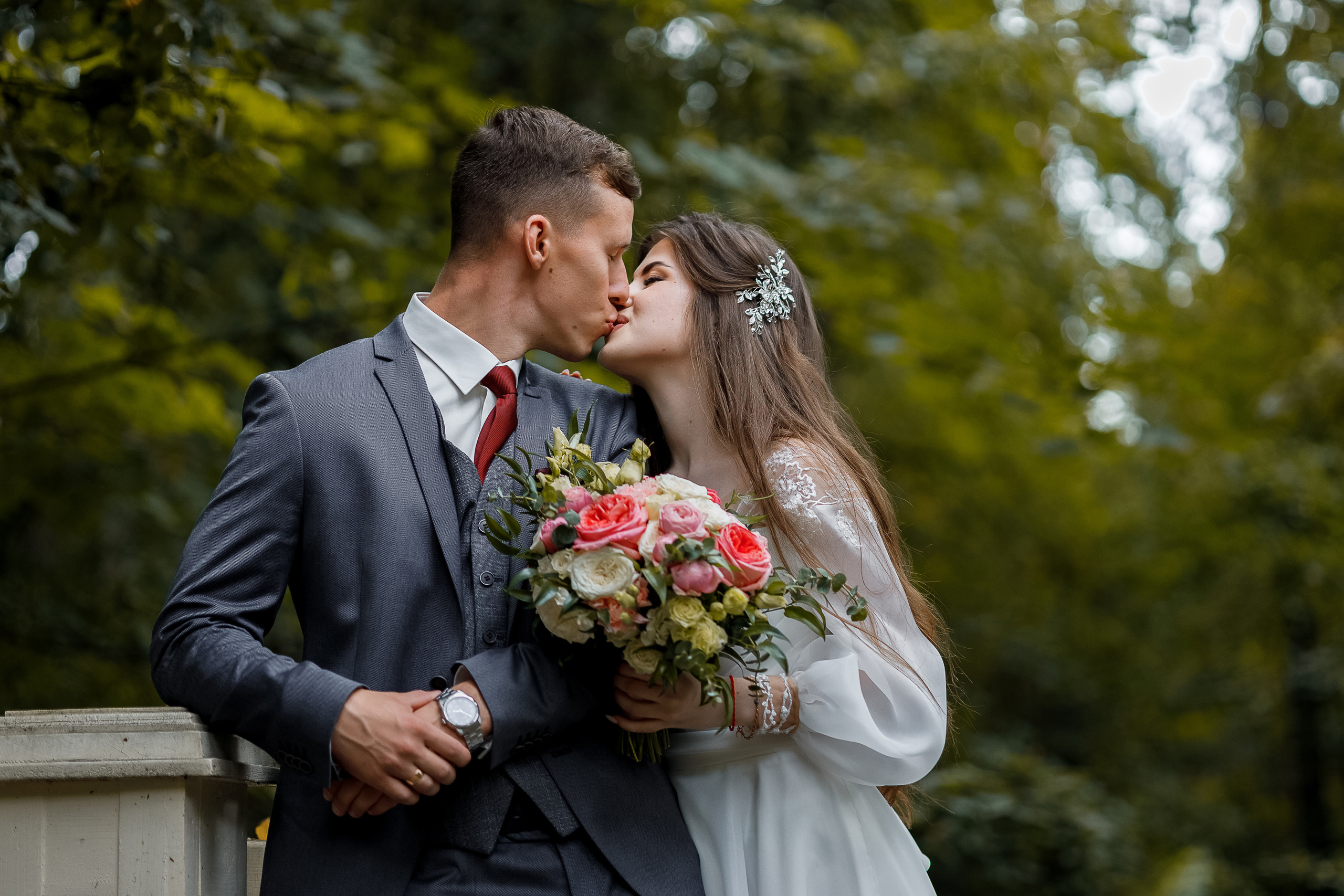 Традиционная свадебная церемония и романтическая фотосессия в парке. Олег Сверчков | Свадебный фотограф Вологда