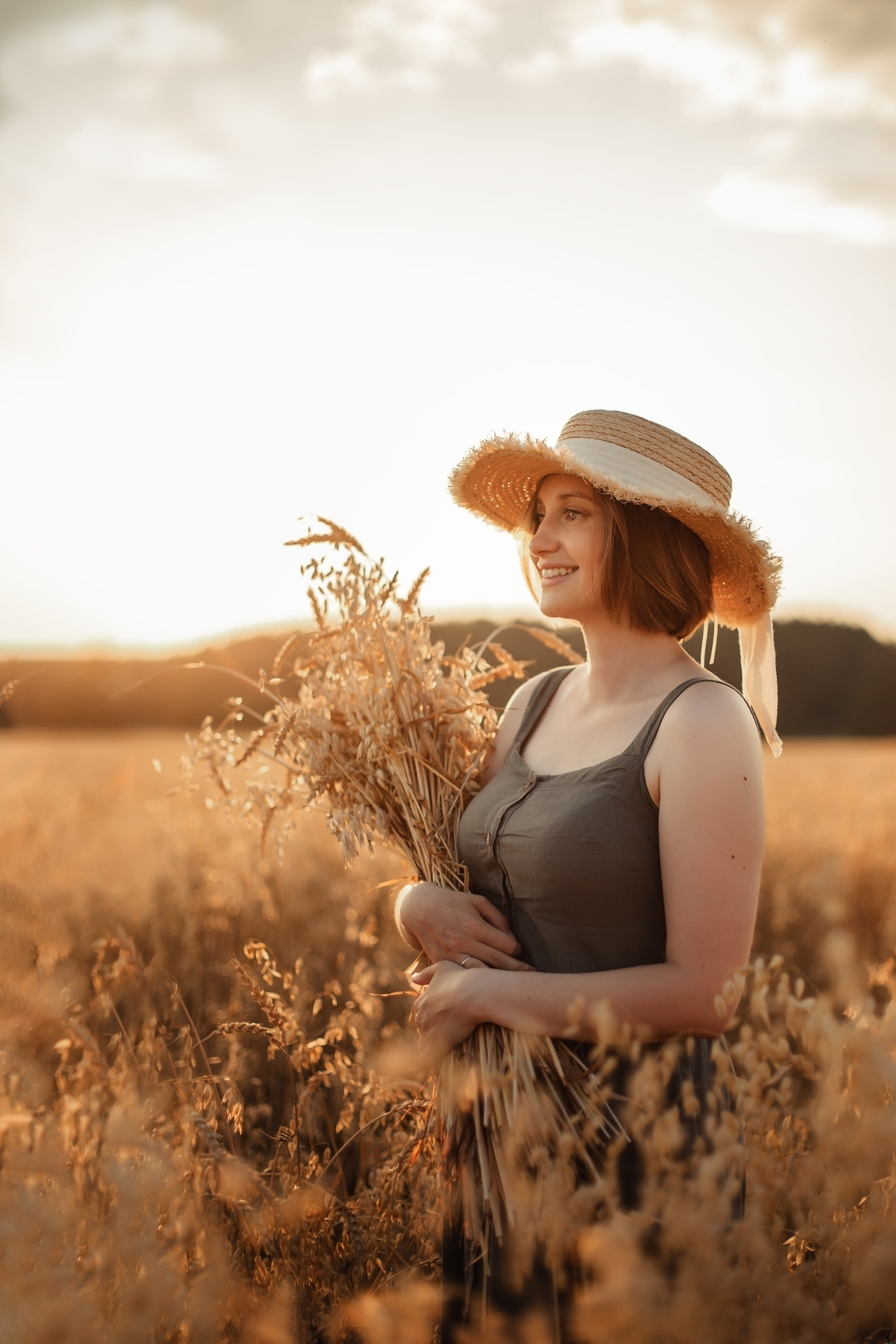 Семейная фотосессия в поле. Фотограф Анна Лазарева