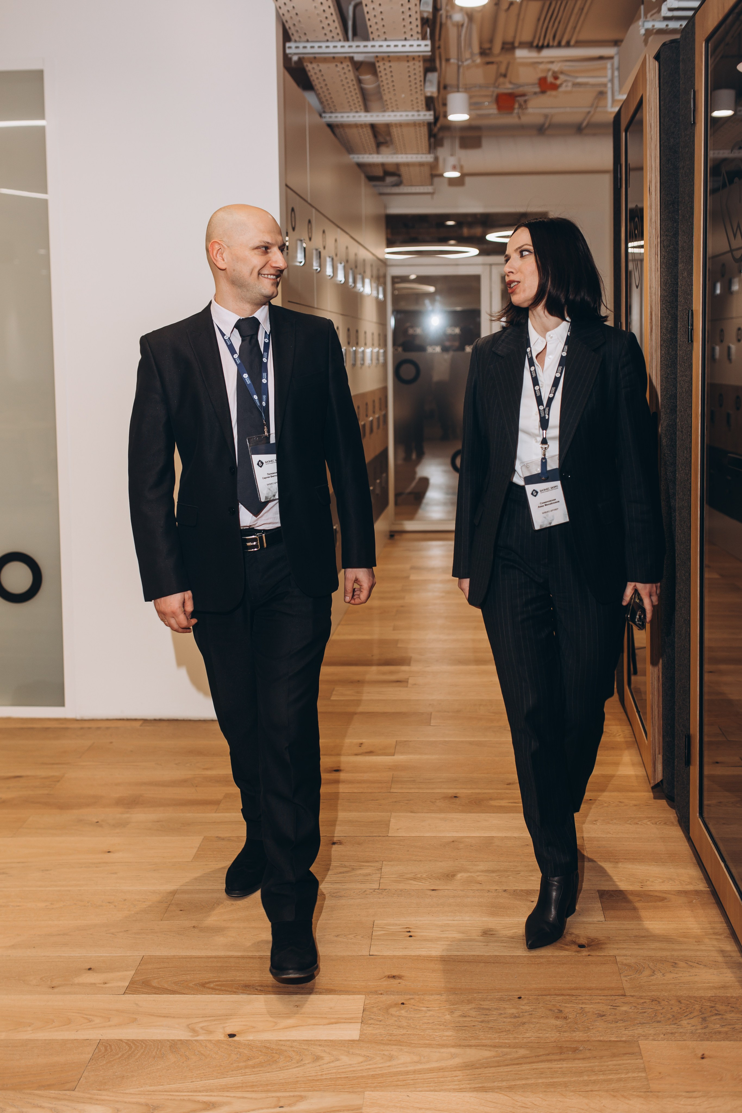 Фотосессия команды «Бизнес бюро». Фотограф Артем Бросов в Санкт-Петербурге и Дубае