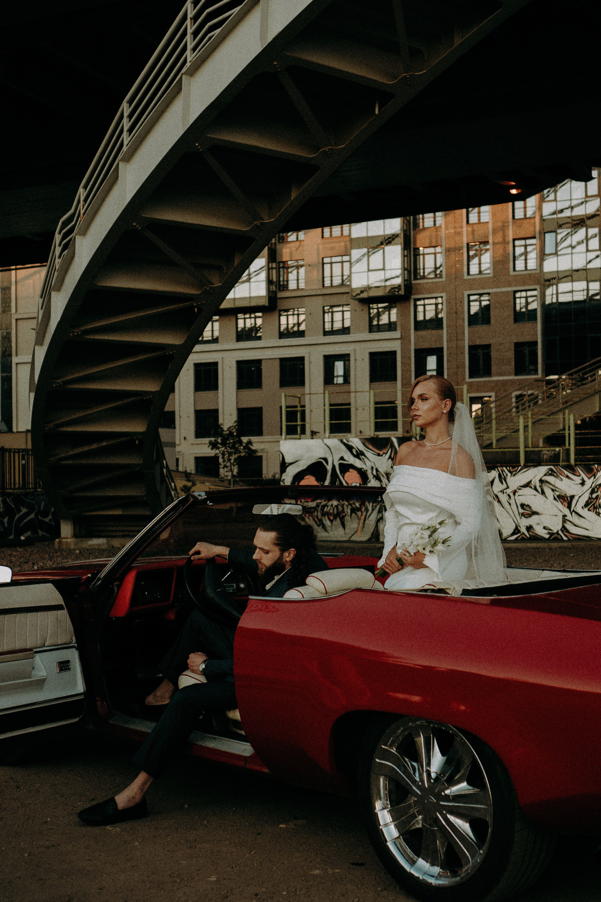 СВАДЕБНАЯ СЬЕМКА ВОЗЛЕ МСОТА БЕТАНКУРА НА КАБРИОЛЕТЕ. Профессиональный фотограф, Санкт-Петербург — Виктория Богомолова