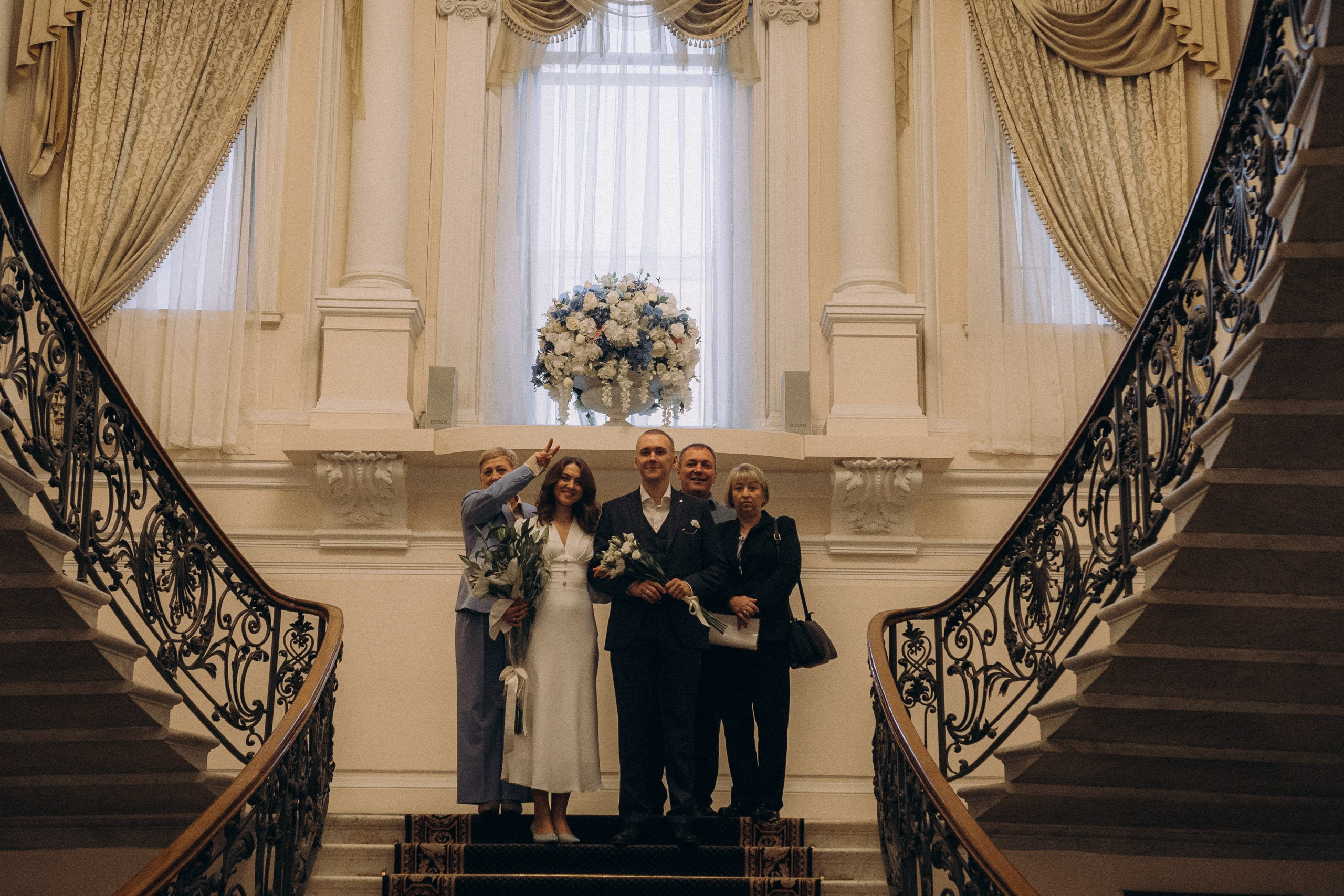 СВАДЕБНАЯ СЬЕМКА ПАРЫ ВО ВТОРОМ ДВОРЦЕ БРАКОСОЧЕТАНИЯ И ПРОГУЛКА ПО ЧЕРНЫШЕВСКОЙ. Профессиональный фотограф, Санкт-Петербург — Виктория Богомолова