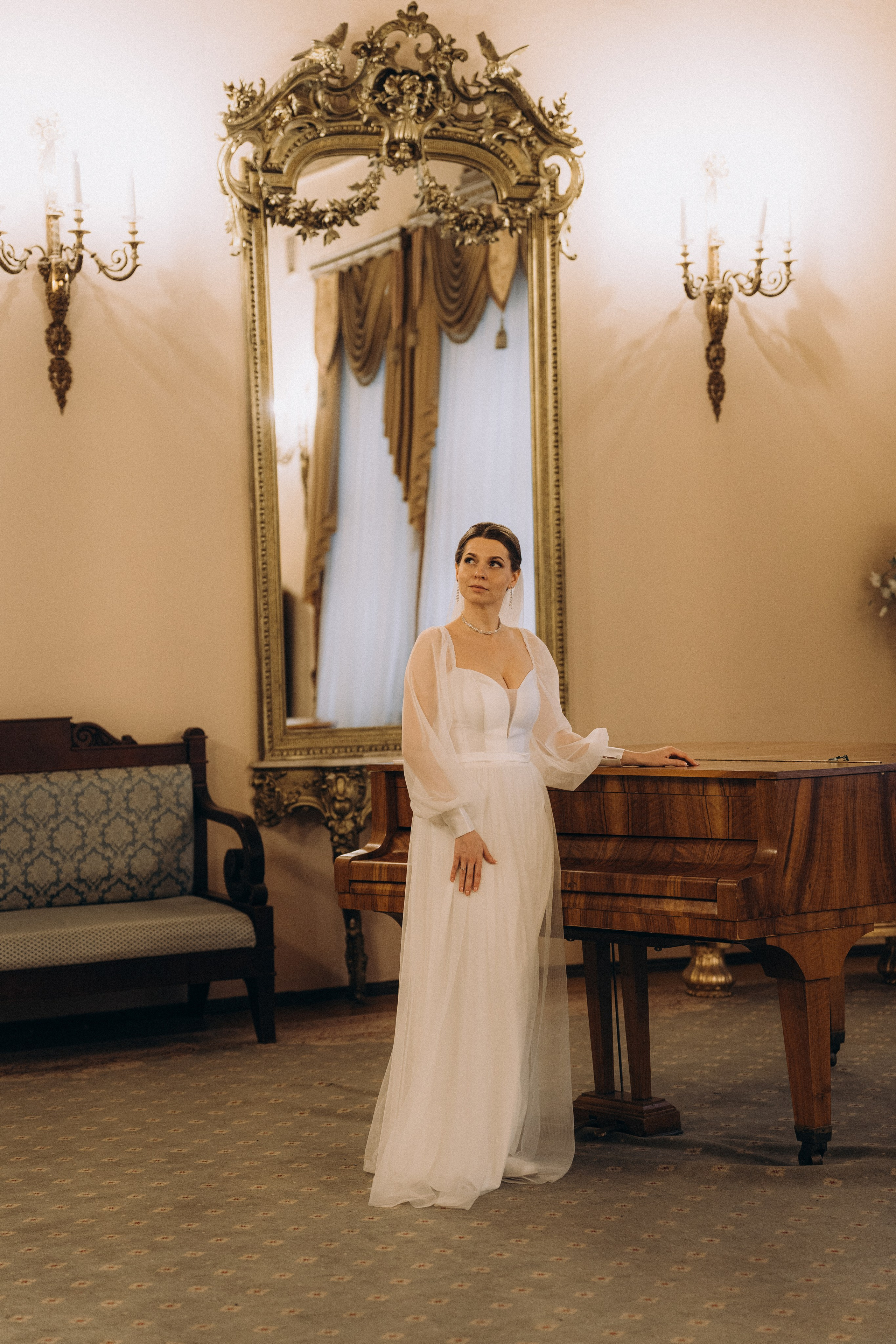 СВАДЕБНАЯ СЬЕМКА ВО ВТОРОМ ДВОРЦЕ (ДЕКАБРЬ) ТАКЖЕ СЬЕМКА В СТУДИИ НА ЧЕРНЫШЕВСКОЙ. Профессиональный фотограф, Санкт-Петербург — Виктория Богомолова