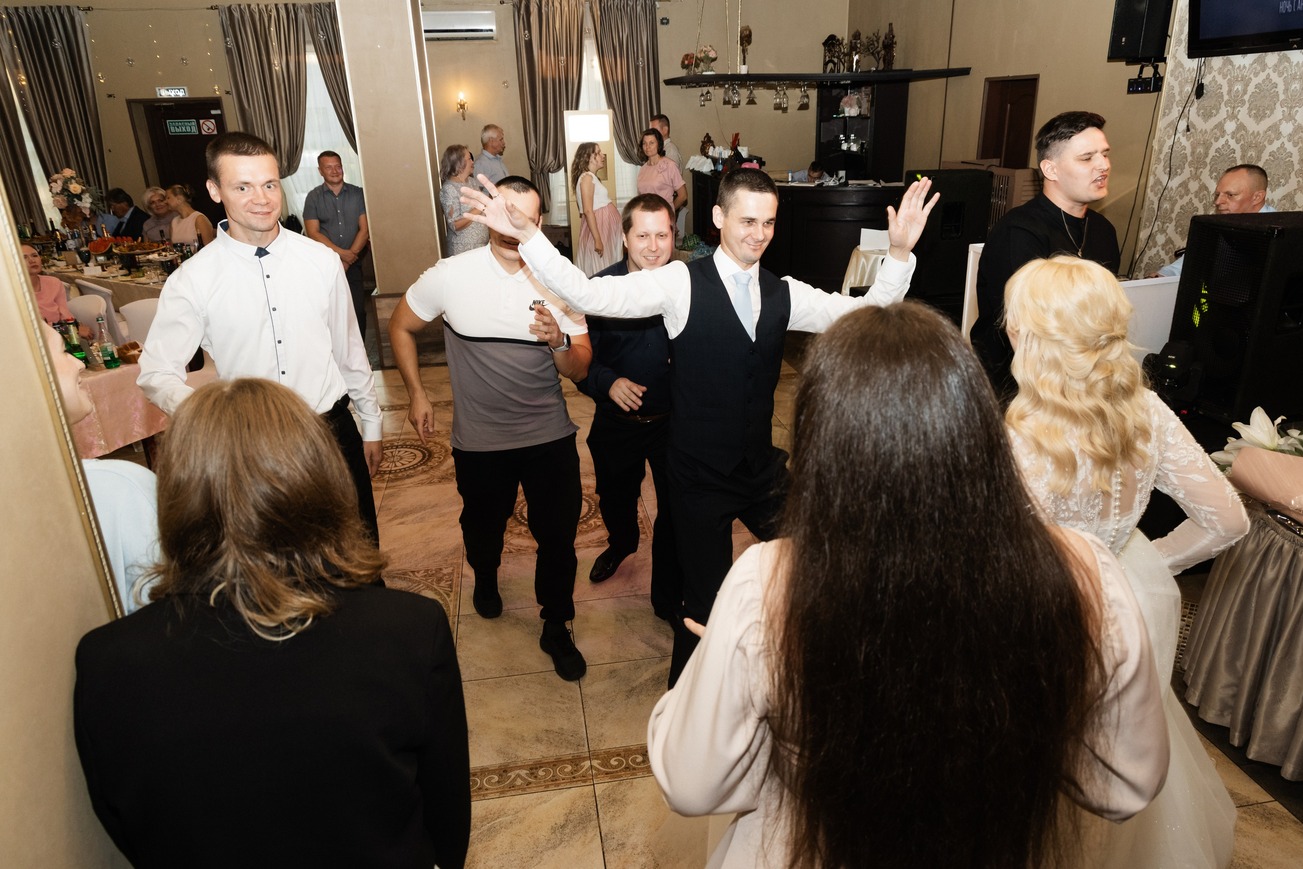 Михаил и Виктория. Свадебный и семейный фотограф в г. Волхов Алексей Кочерыжкин